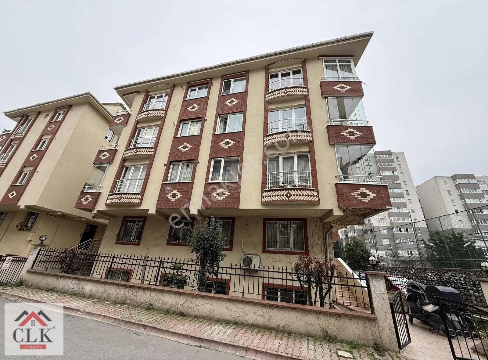 Clk'dan Hamidiye Mah. İçi Tamamen Yenilenmiş Satılık 3+1 Arakat - Görsel 5