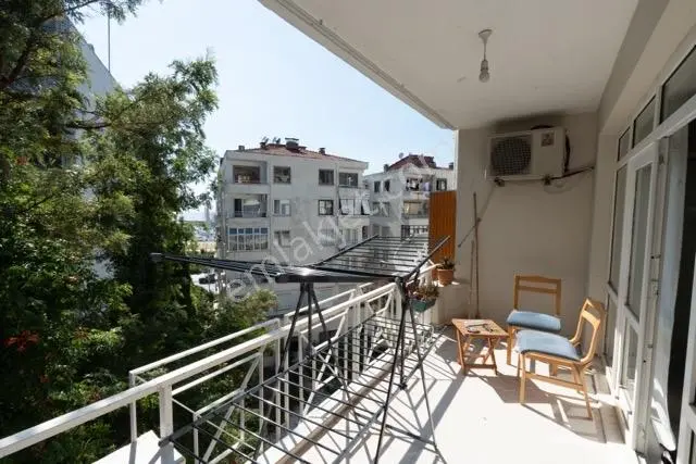 Kuşadası Marina'ya Sadece 50 Metre! Yüksek Kira Getirili 2+1 - Görsel 2