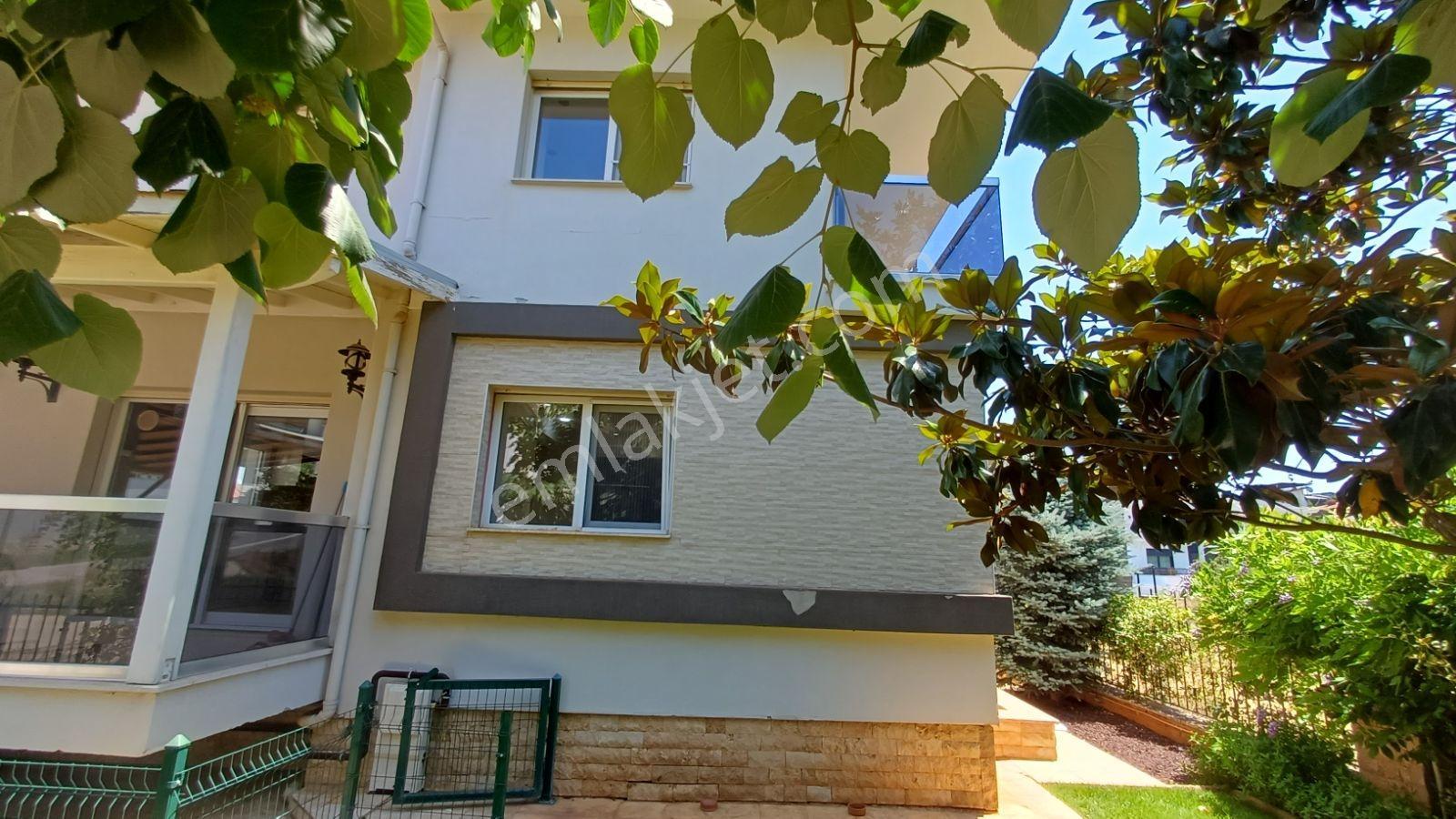 Şirinköy Bölgesınde Keyifli Bahçesi Olan Kiralık Villa - Görsel 15