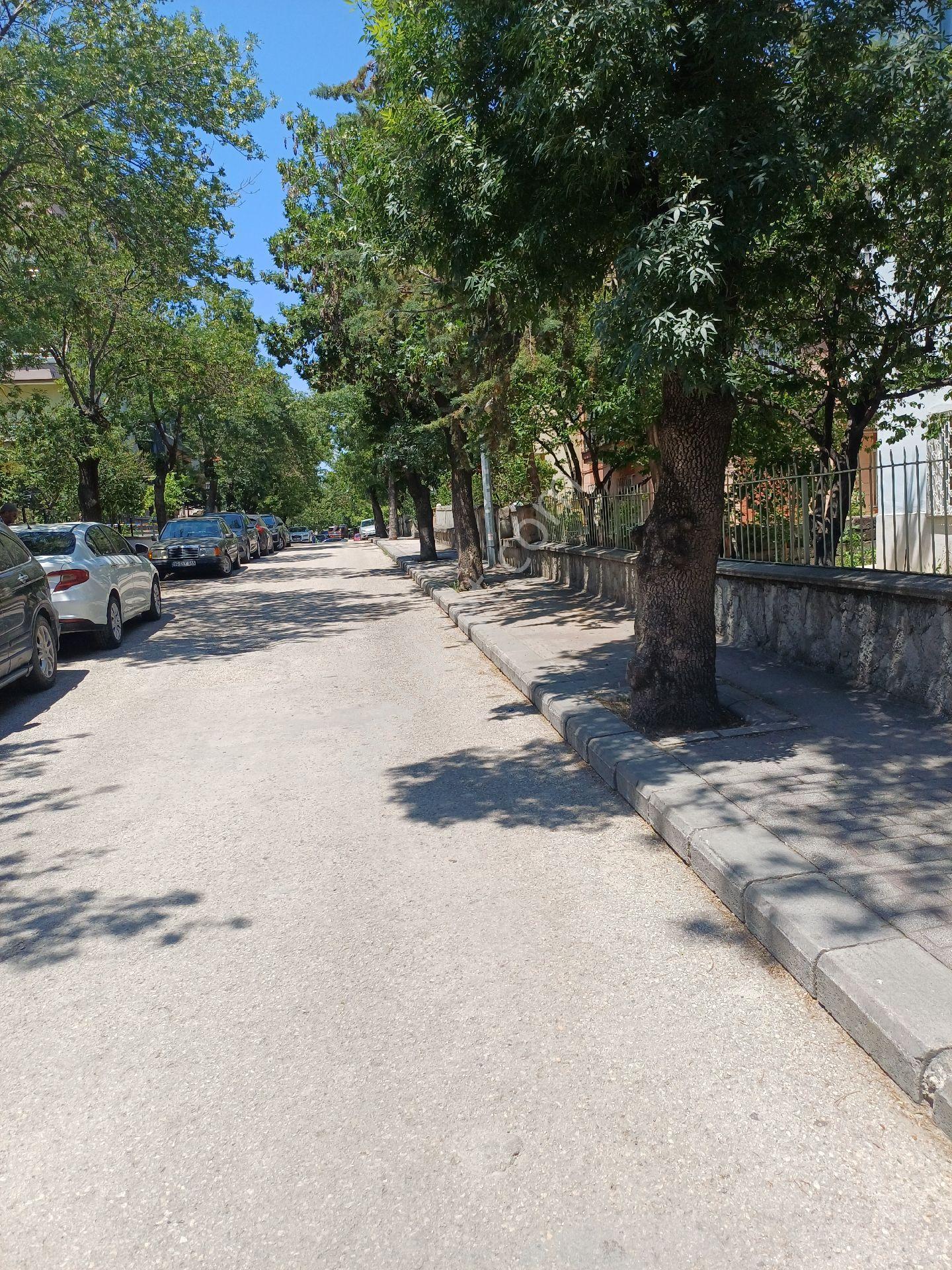 Yeşiloğlu Emlaktan Yenimahalle Merkezde Metro Yakınında Bakımlı Giriş Katta 3+1 Daire. - Görsel 26