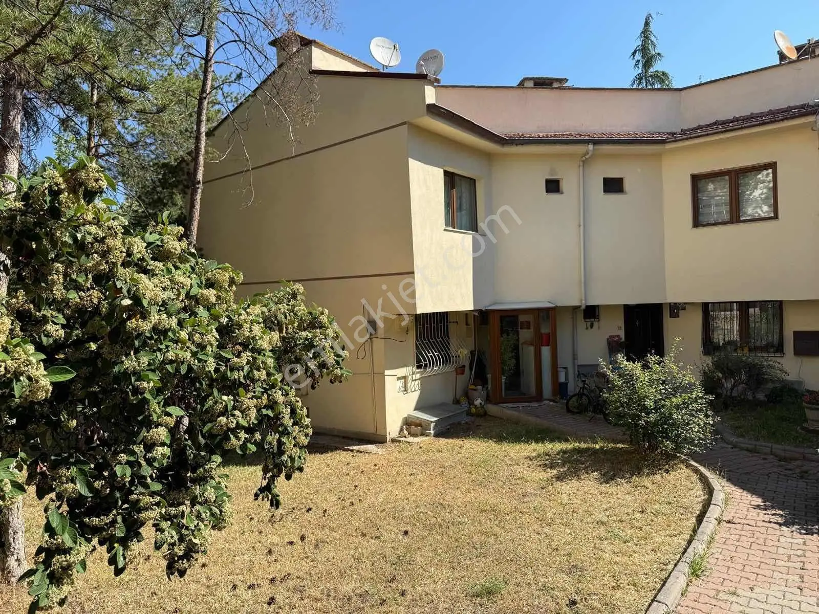 Batıkent Kardelen Karme 84 | Bahçeli 3 Katlı Villa Köşe Triplex