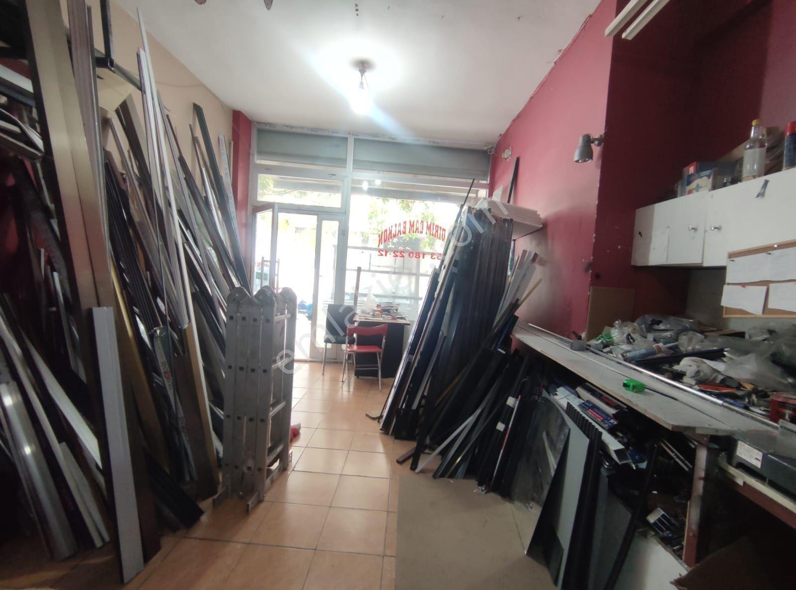 Bağcılar Merkez Mahallesi'nde Satılık 90 Köşe Dükkan M² Ticari Dükkan - Görsel 3