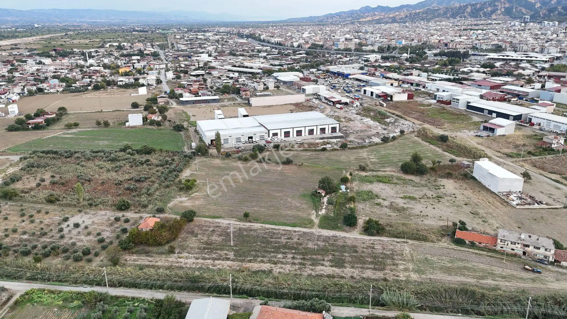 Tc Emlaktan Satılık Köşe 848 M2 Sanayi İmarlı Arsa