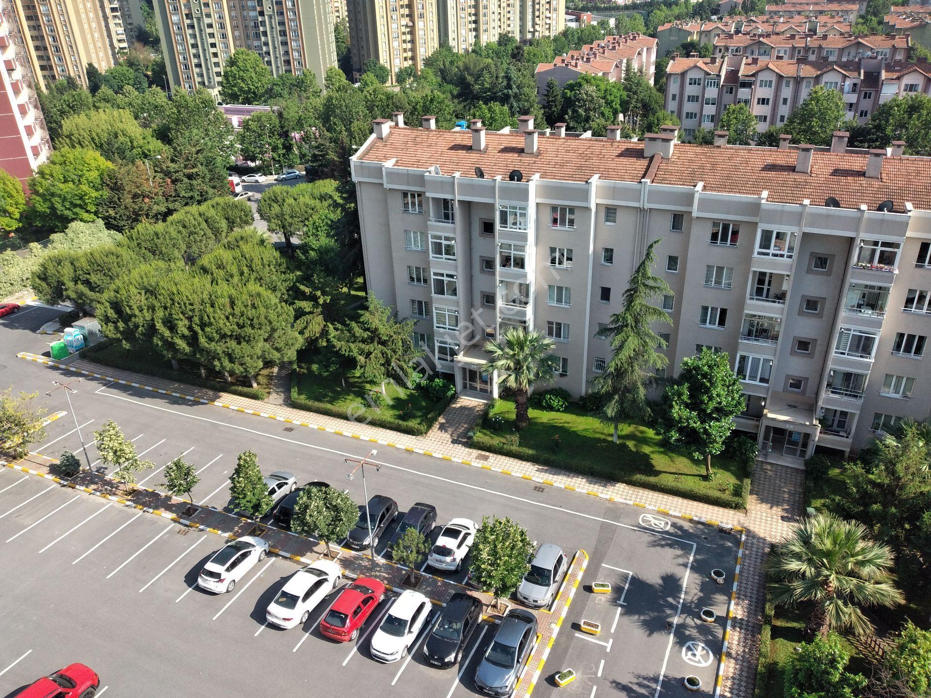 Atakent Mahallesi Metroya Yakın Eşyalı 1+1 Kiralık Daire