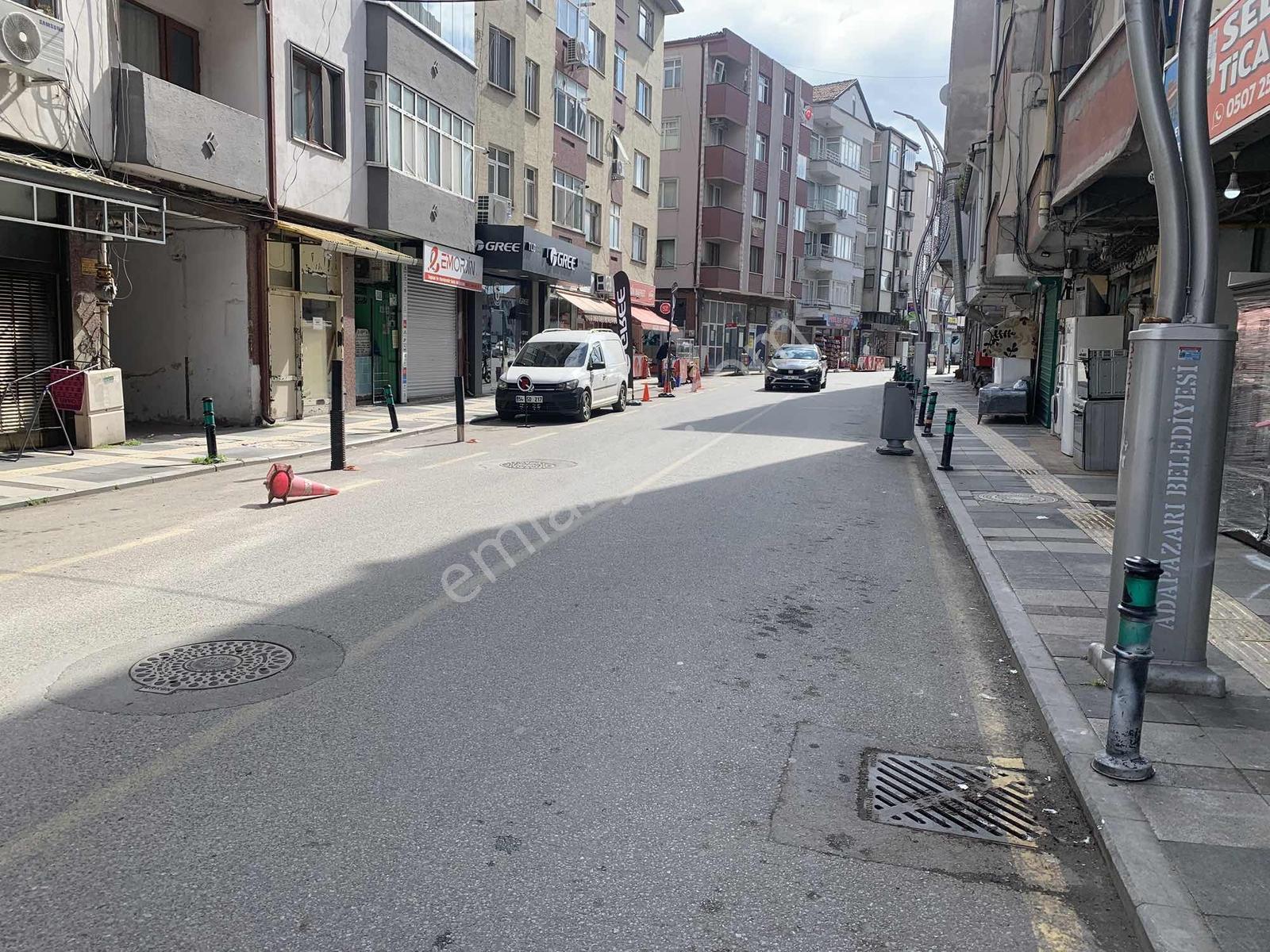 Remax Design Adapazarı Pabuçcular Cadde Üstü 22 M2 Dükkan - Görsel 6