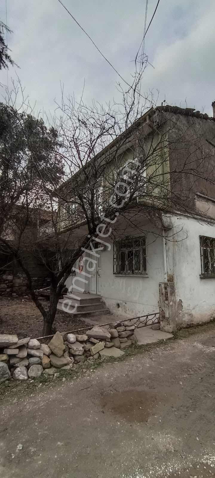 Remax Design Geyve Alifuatpaşada İki Katlı Bahçeli Müstakil Ev - Görsel 14