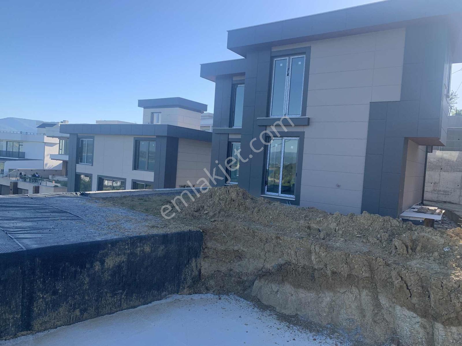 Remax Design Serdivan Esentepe Göl Manzaralı Villa İmarlı Arsa - Görsel 17