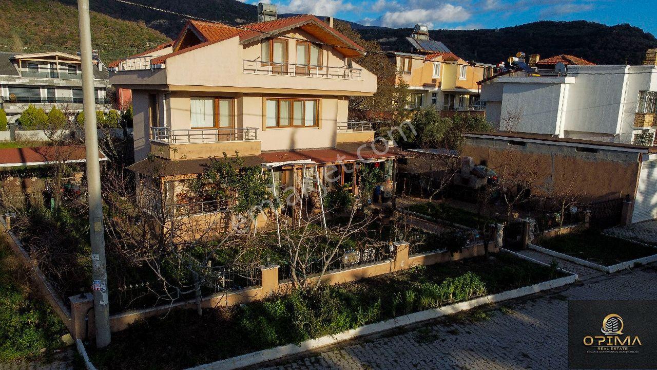 Opima Emlak'tan Ocaklar'da Deniz Manzaralı Satılık6+1 Müstakil Ev