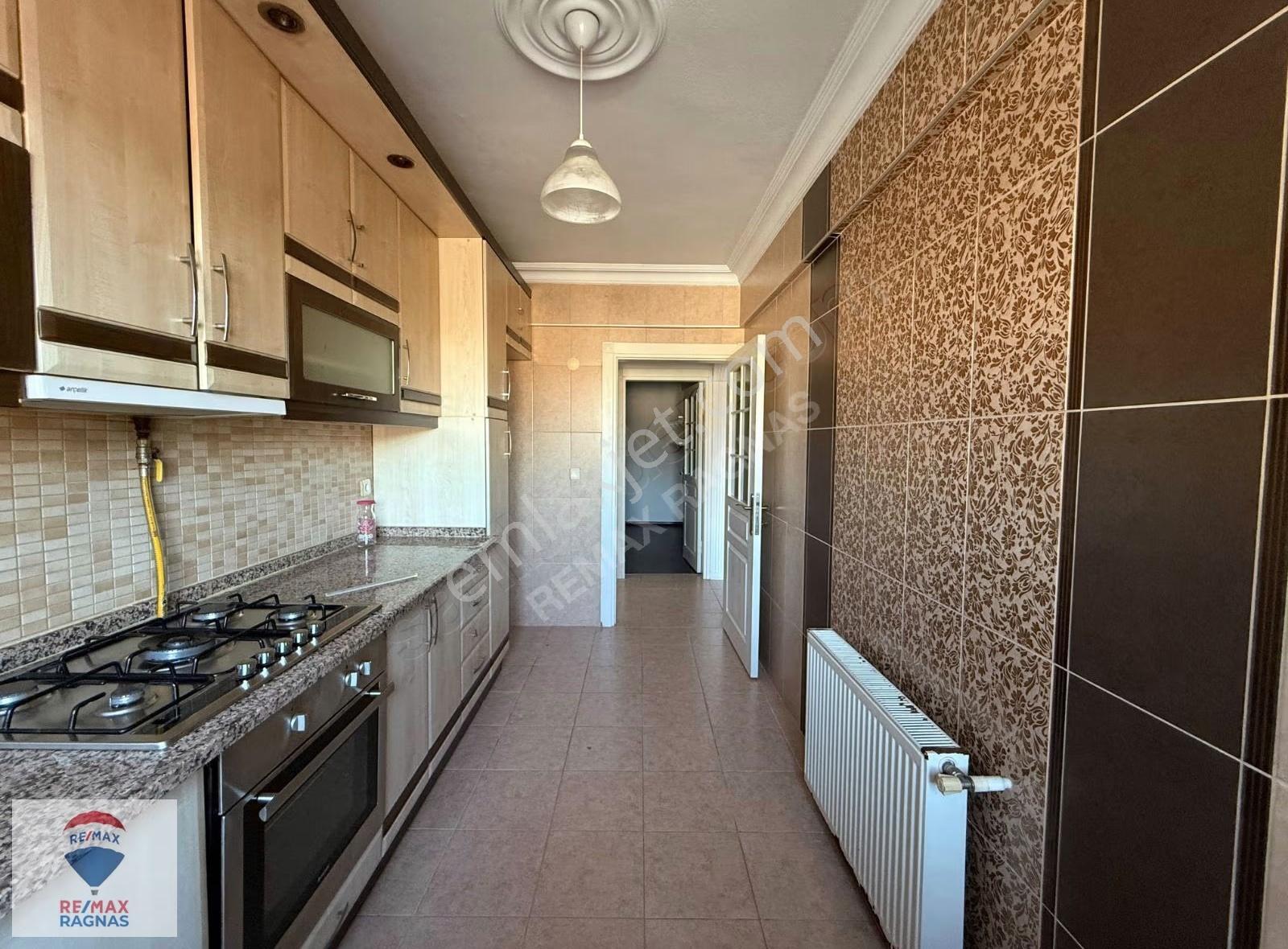Ümraniye Karabekir Mahallesi'nde Ferah 3+1 Daire Kiralık - Görsel 8