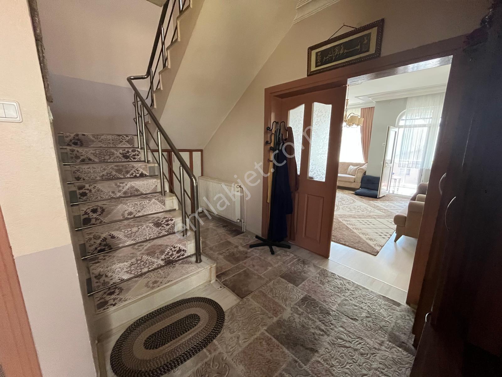 Remax Design Umutkent'te Satılık 3+1 Viilla - Görsel 20