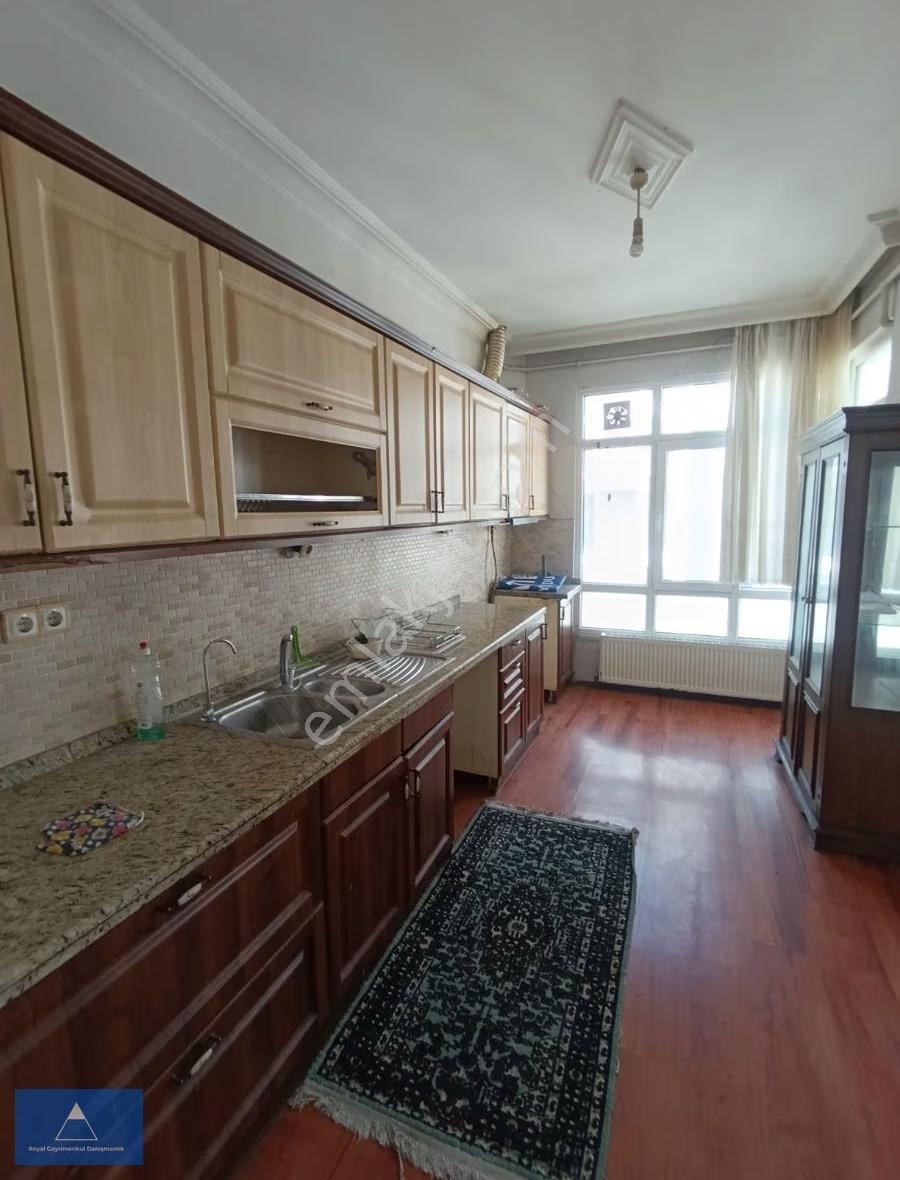 Royal Gayrimenkul'den Merkezi Konumda Kiralık 4+1 Geniş Daire - Görsel 19