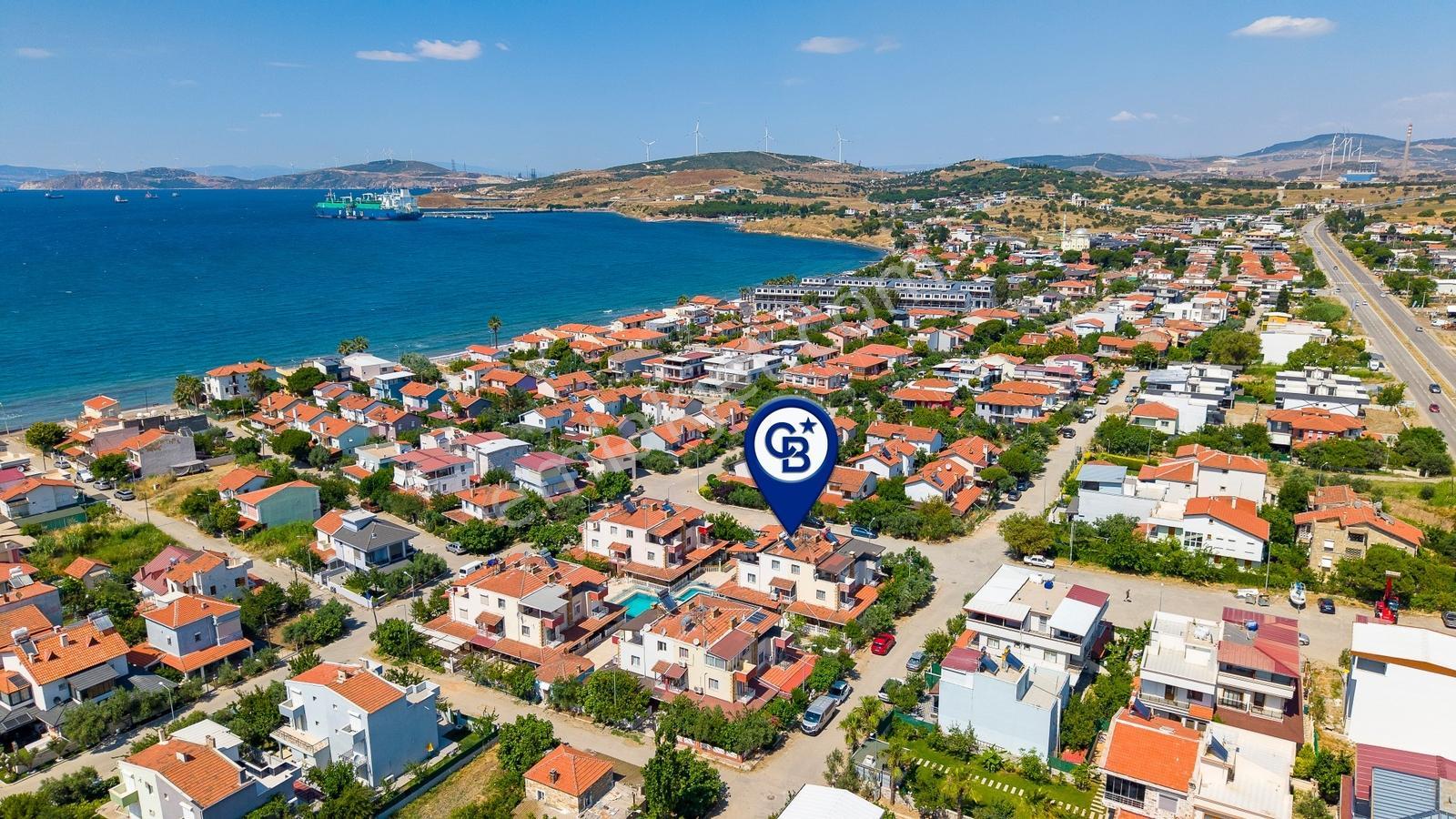 Yenifoça Gencelli'de Satılık Havuzlu 4+1 Eşyalı Tripleks Villa - Görsel 22
