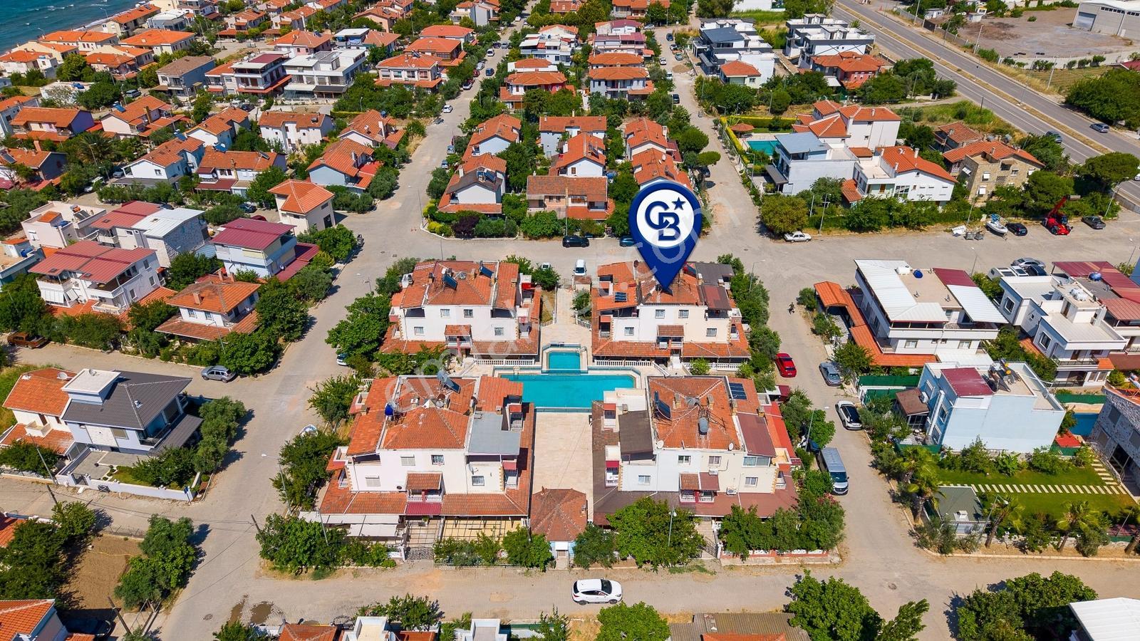 Yenifoça Gencelli'de Satılık Havuzlu 4+1 Eşyalı Tripleks Villa - Görsel 27