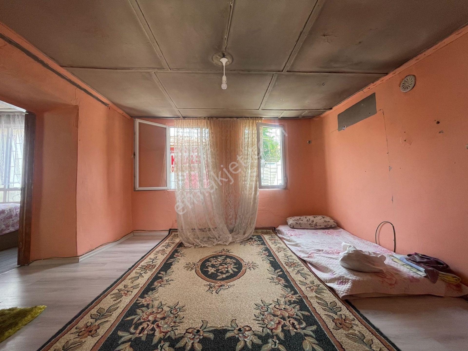Ayvalık Merkez'de Avlulu Ve Teraslı 2 Katlı 3+1 Müstakil Kağir Rum Evi - Görsel 15