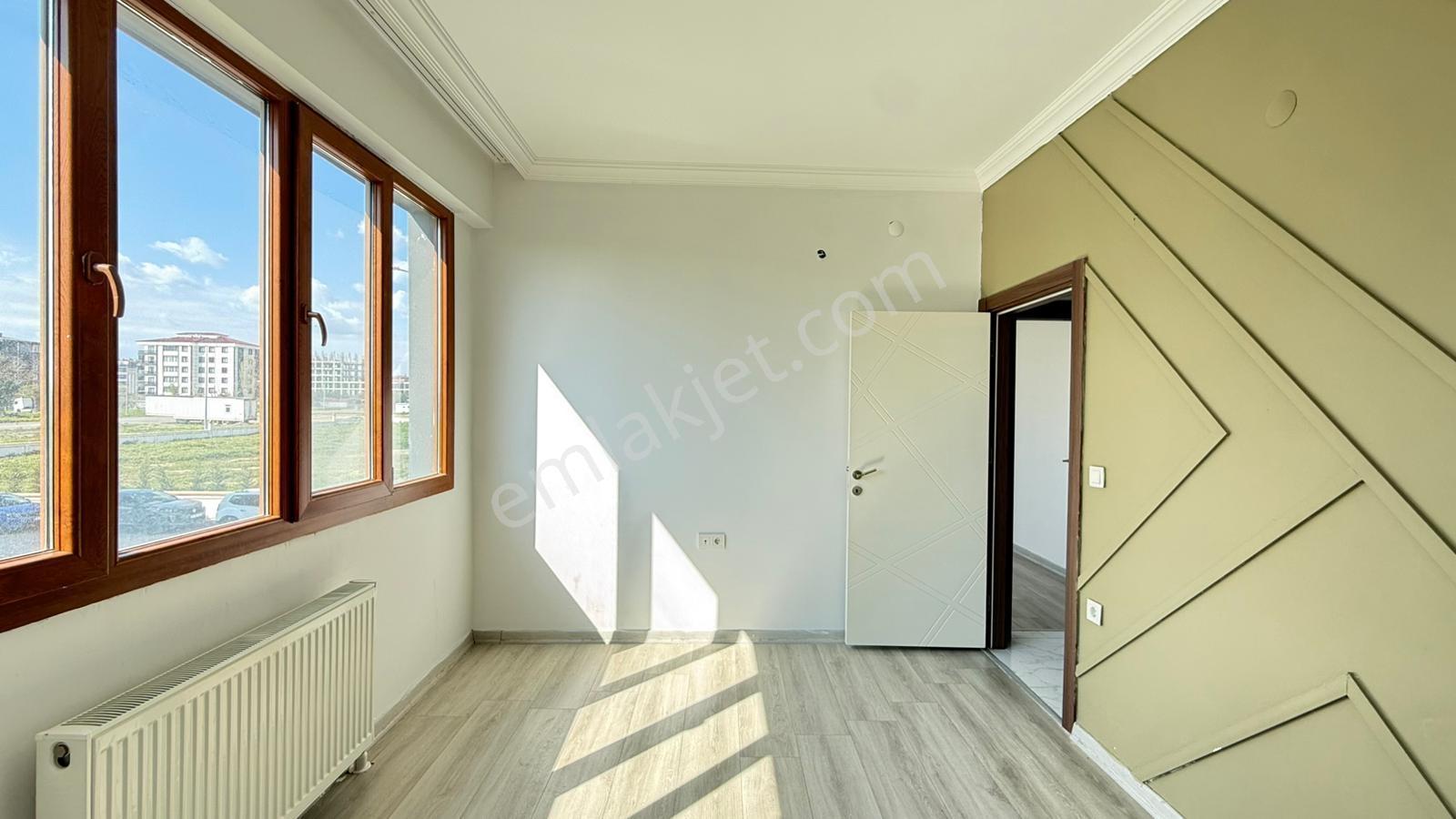 Güven'den Tepede Site İçerisinde Ön Cephe Geniş 2+1 - Görsel 12