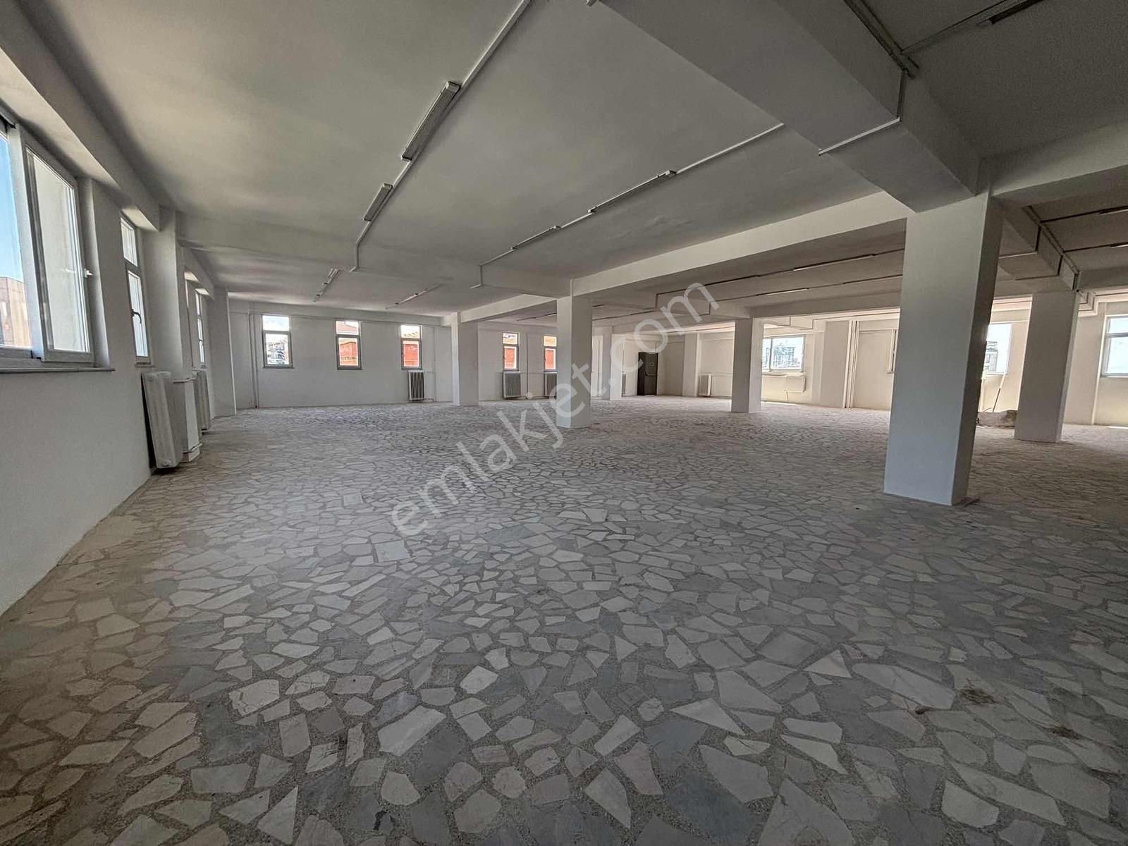 Kartal E5'e Yakın Merkezi Konum 350m Kiralık İşyeri Ofis Katları - Görsel 17