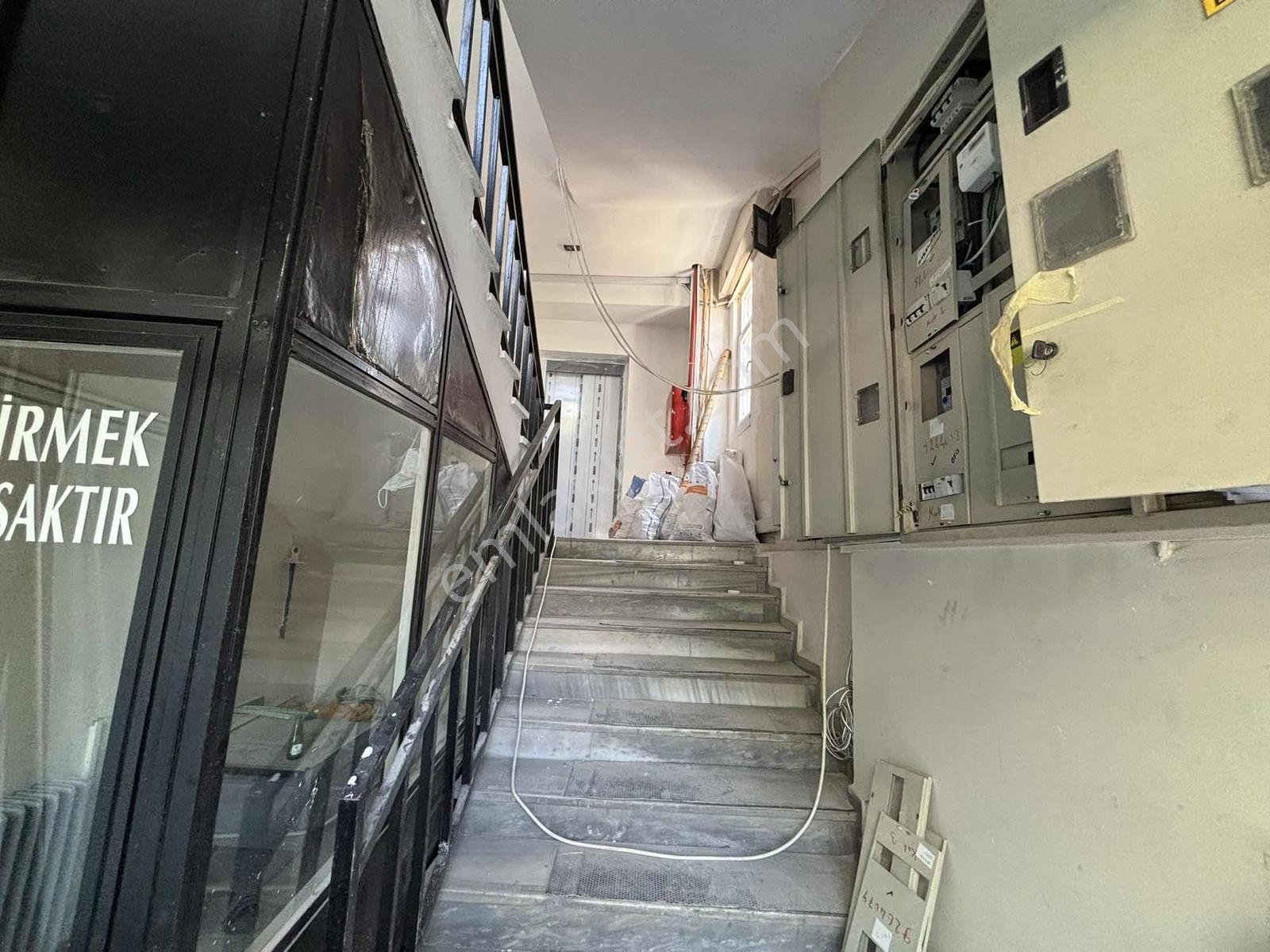 Kartal E5'e Yakın Merkezi Konum 350m Kiralık İşyeri Ofis Katları - Görsel 12