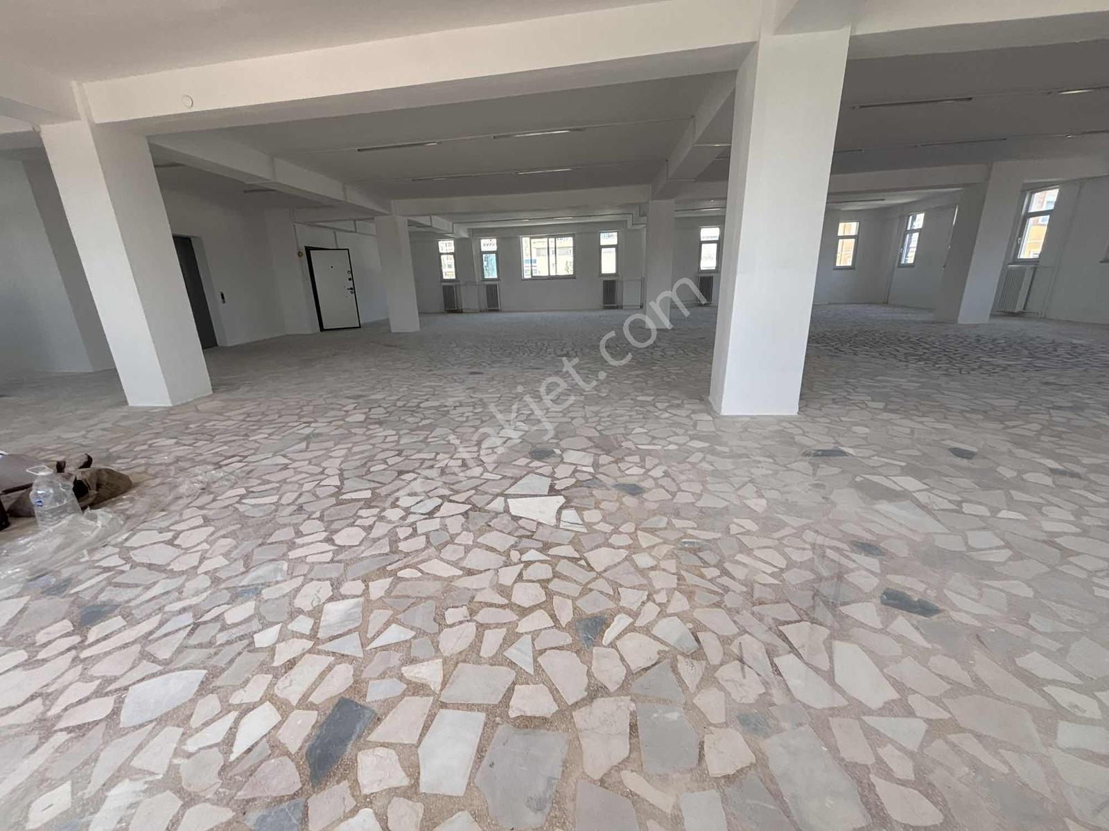 Kartal E5'e Yakın Merkezi Konum 350m Kiralık İşyeri Ofis Katları - Görsel 39
