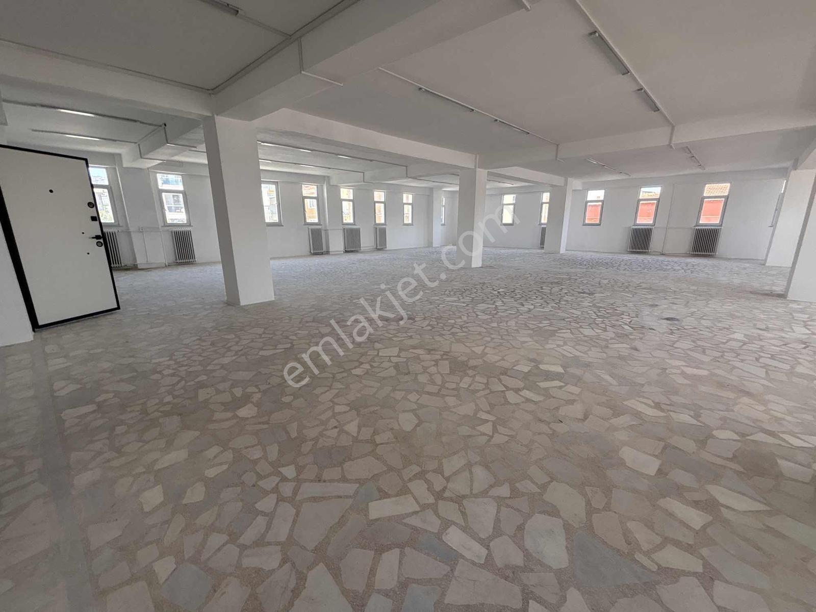Kartal E5'e Yakın Merkezi Konum 350m Kiralık İşyeri Ofis Katları - Görsel 37