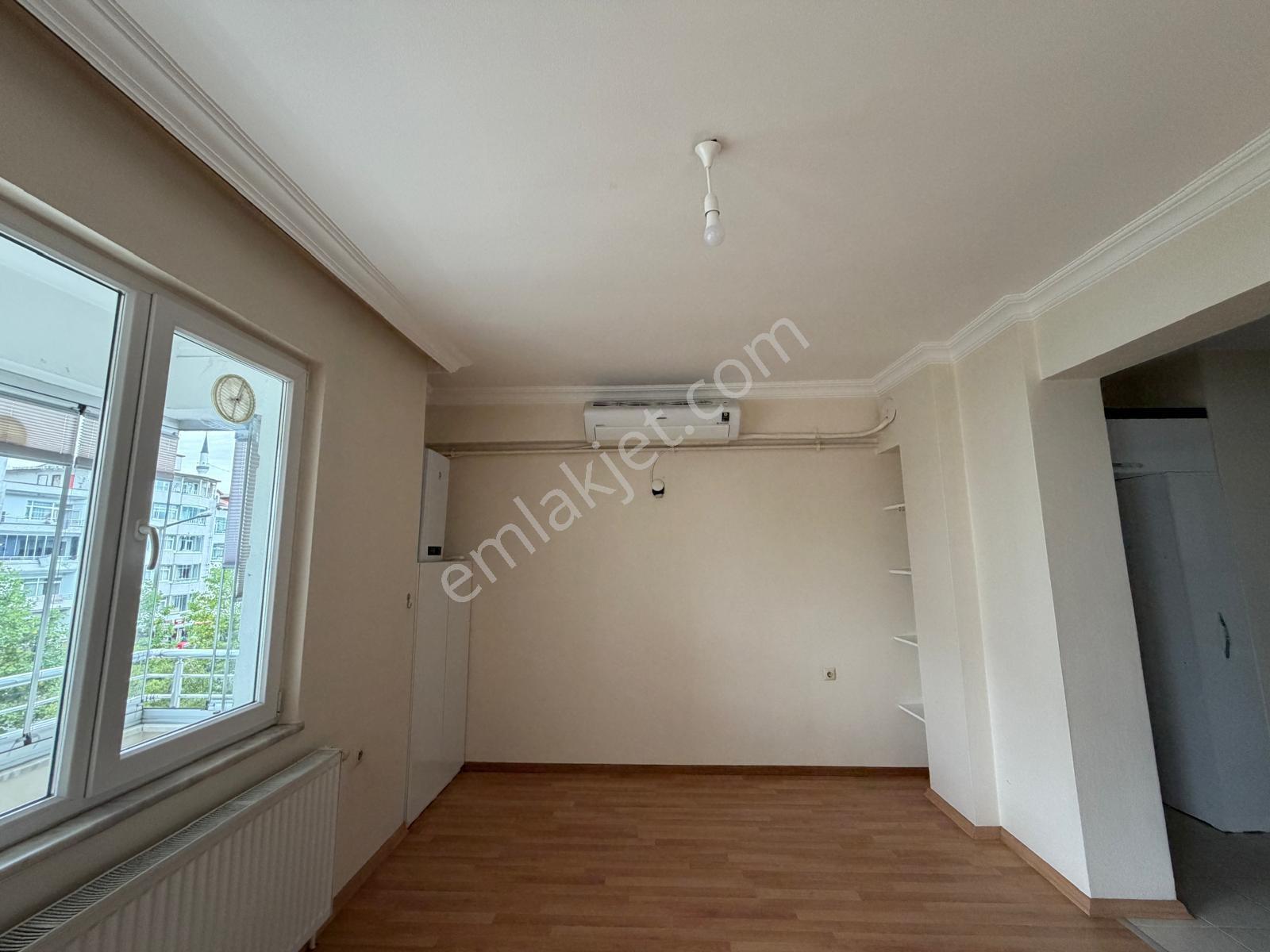 Akyazı Mahallesi Cadde Üzeri Geniş 2+1 Kiralık Daire - Görsel 16