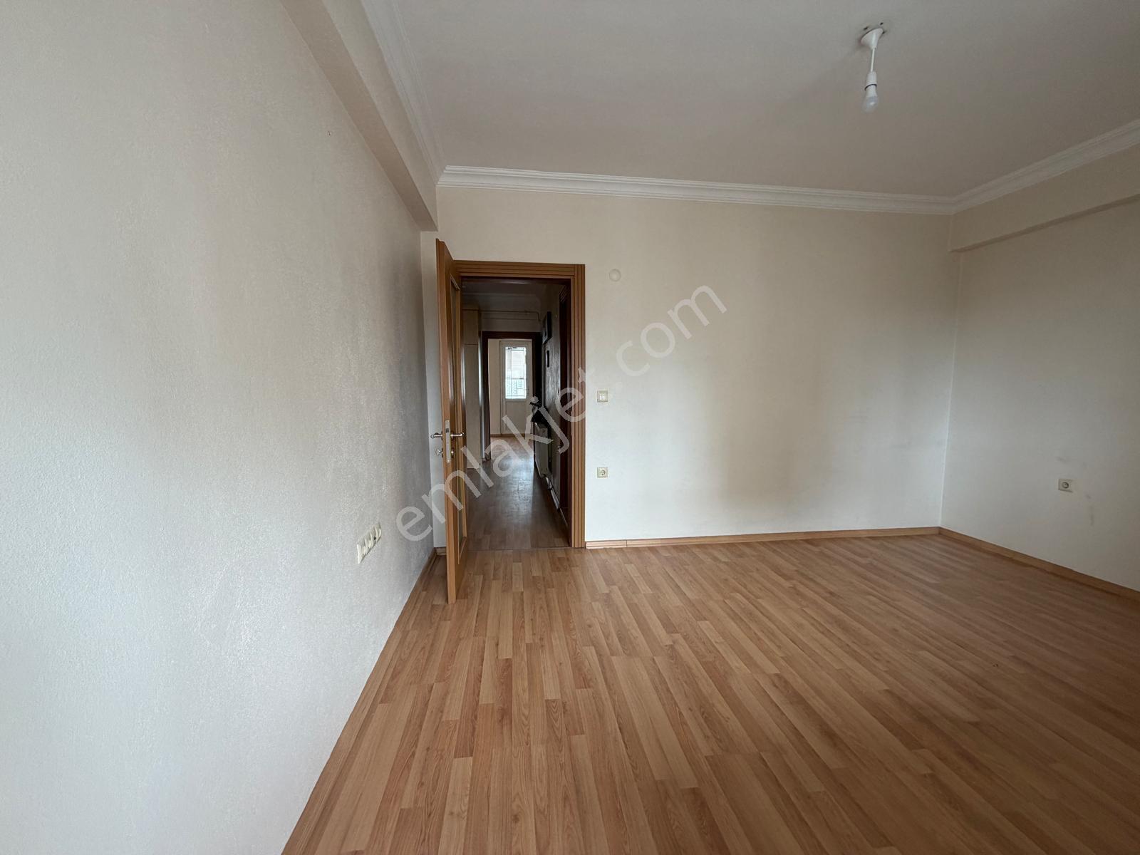 Akyazı Mahallesi Cadde Üzeri Geniş 2+1 Kiralık Daire - Görsel 22