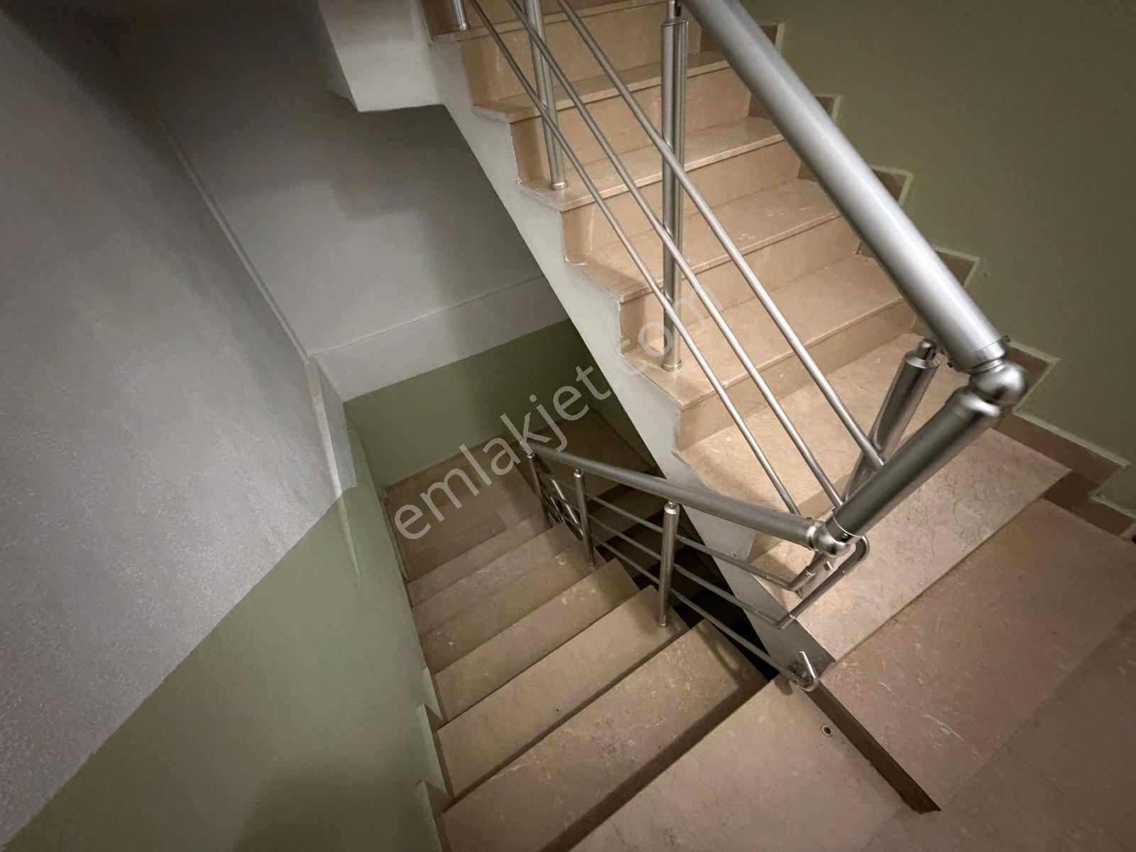 Akyazı Mahallesi Cadde Üzeri Geniş 2+1 Kiralık Daire - Görsel 10
