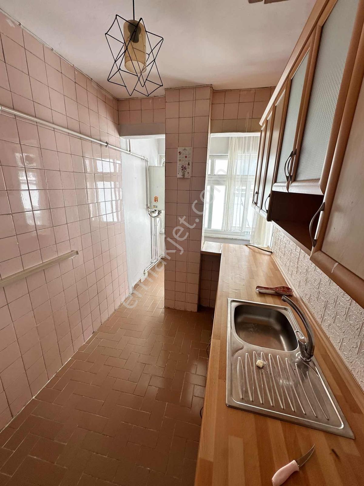 Sivayuşpaşa'da Merkezi Konumda Bakımlı 2+1 Kiralık Daire - Görsel 8
