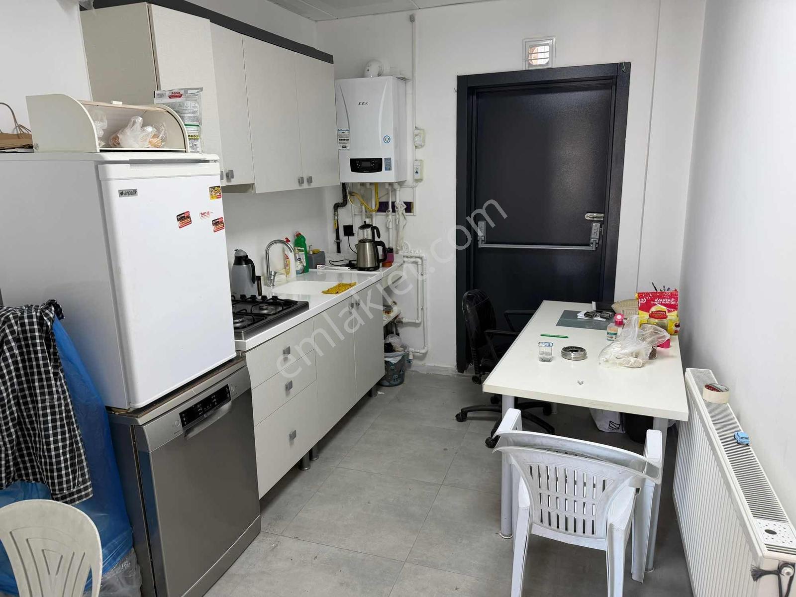 Polat Live Emlak'tan Cadde Üstü Geniş Ferah 60m2 Kiralık Dükkan - Görsel 8