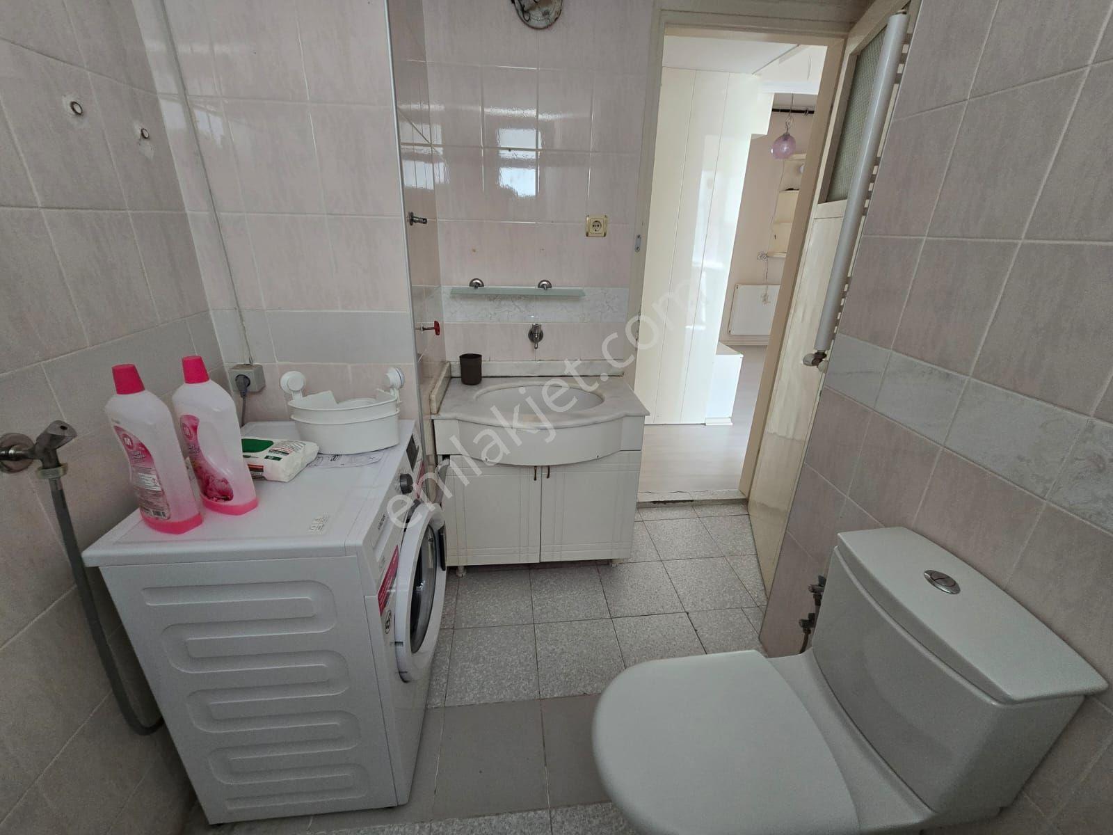 Balçovada Metro Yakını D.gazlı Eşyalı Kiralık 2+1daire - Görsel 14