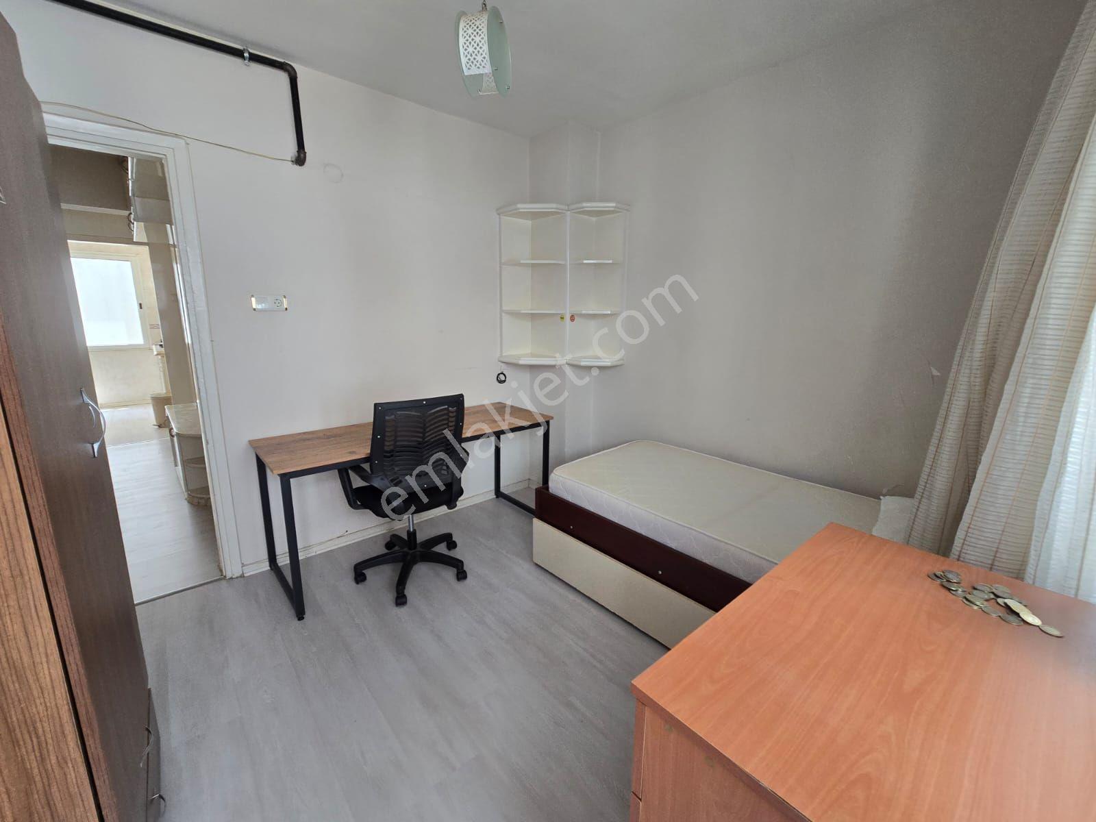 Balçovada Metro Yakını D.gazlı Eşyalı Kiralık 2+1daire - Görsel 17
