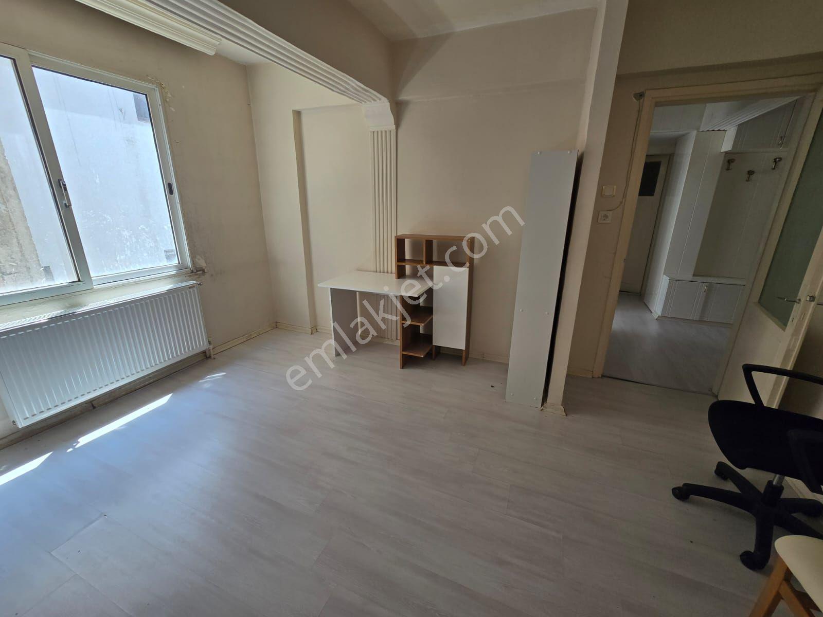 Balçovada Metro Yakını D.gazlı Eşyalı Kiralık 2+1daire - Görsel 10