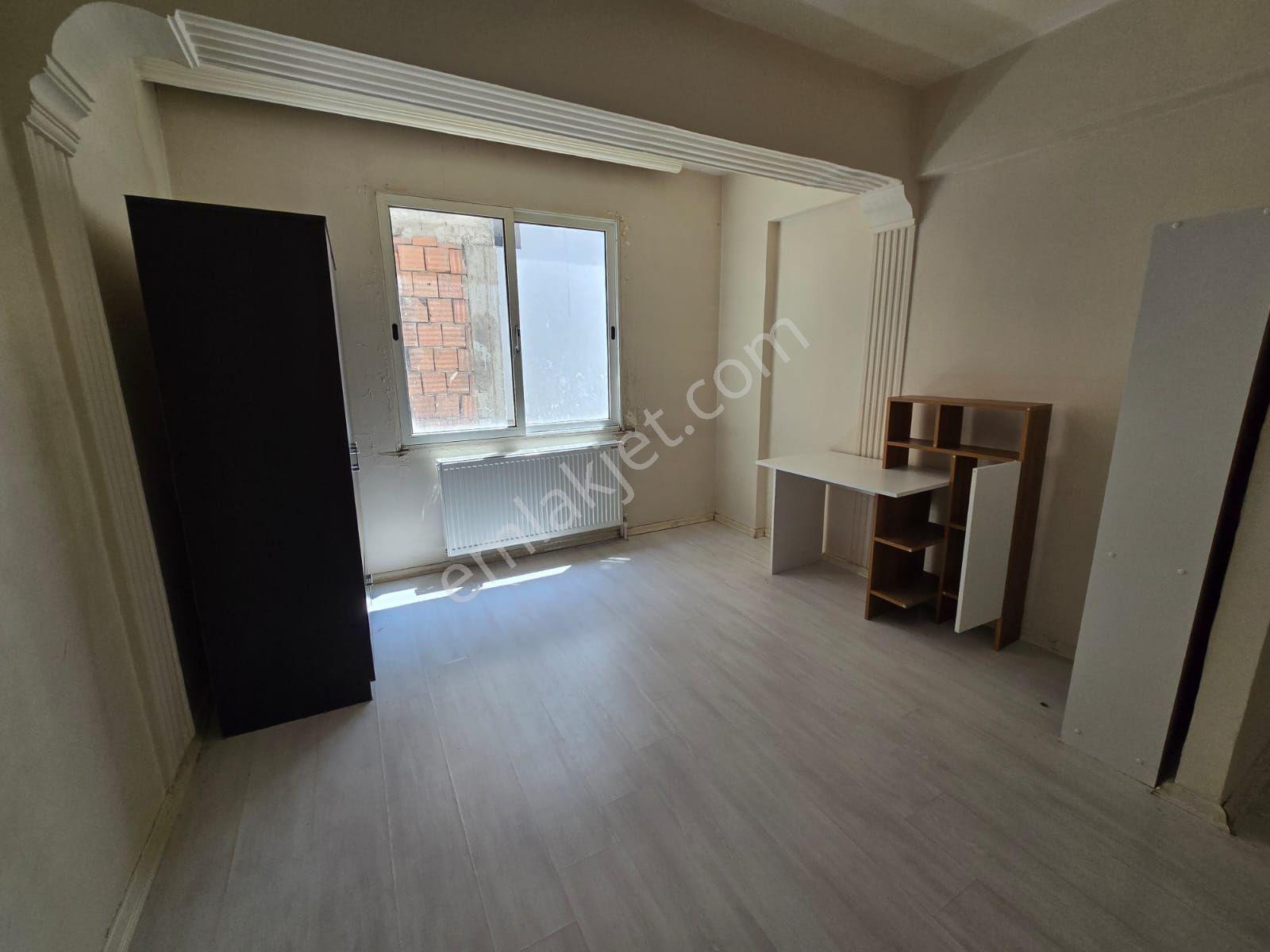 Balçovada Metro Yakını D.gazlı Eşyalı Kiralık 2+1daire - Görsel 13