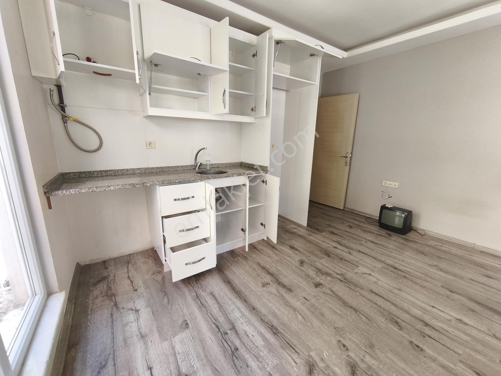 Yenidoğan Mah. 2.kat Balkonlu Amerikan Mutfaklı 1+1 Kiralık - Görsel 12