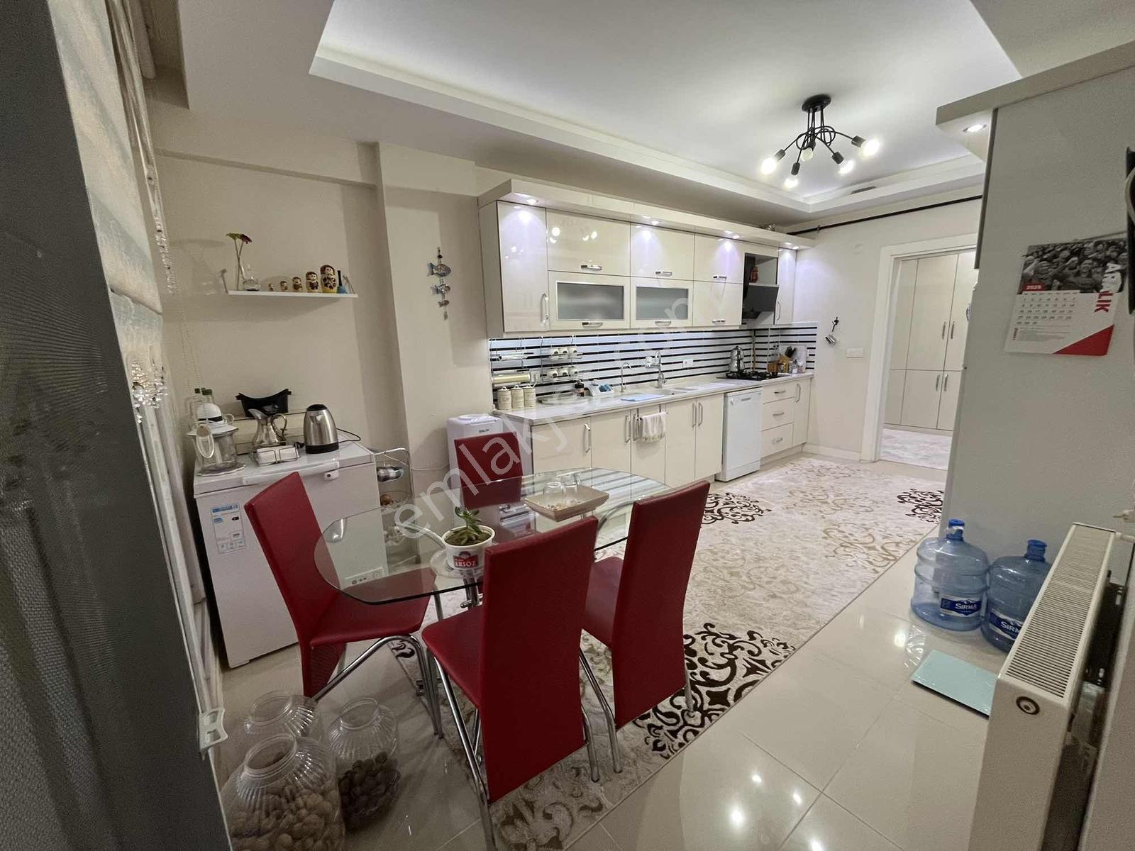Su Emlak'tan Satılık Geniş 4+1 Manzaralı Arakat Daire