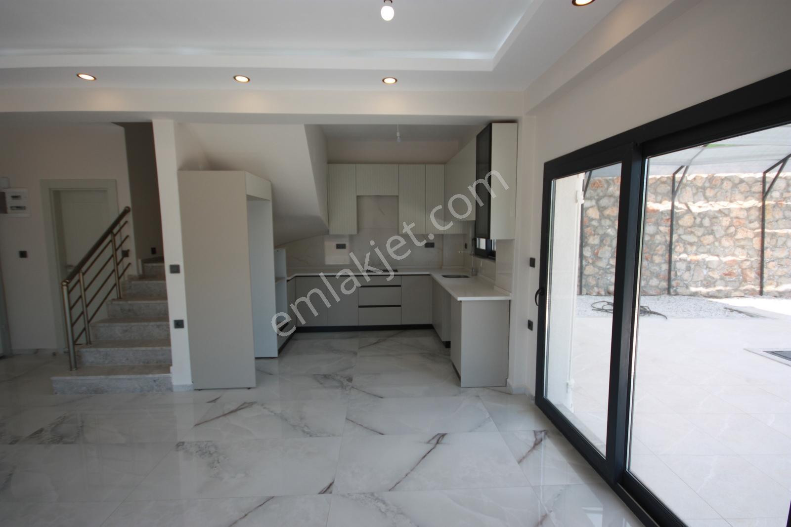 Fethiye Üzümlü'de Muhteşem Manzaralı Havuzlu 3+1 Lüks Villa - Görsel 12