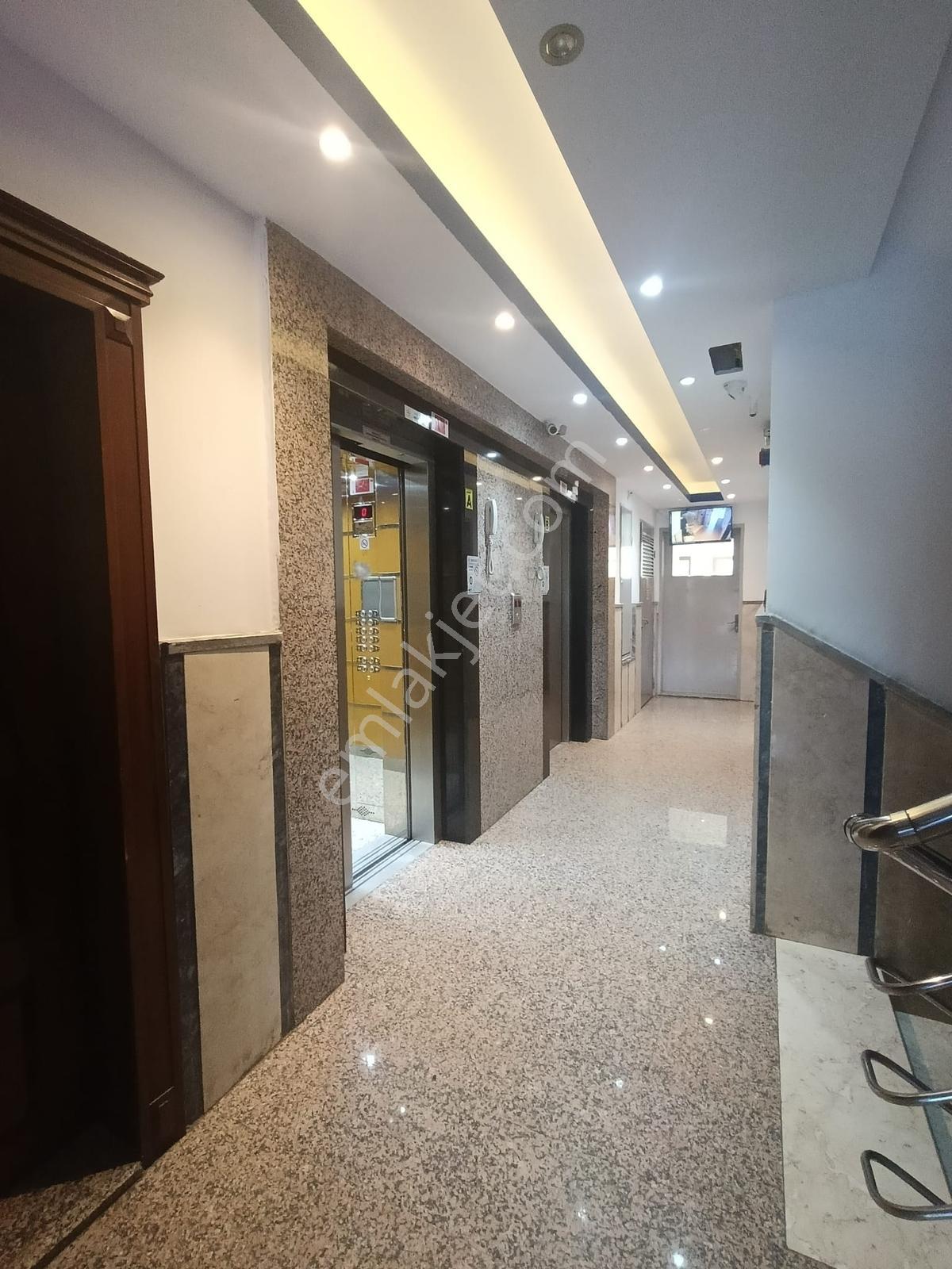 Polat Livedan Batıkent Çakırlar'da Full Eşyalı Metroya Yakın 3+1 - Görsel 20