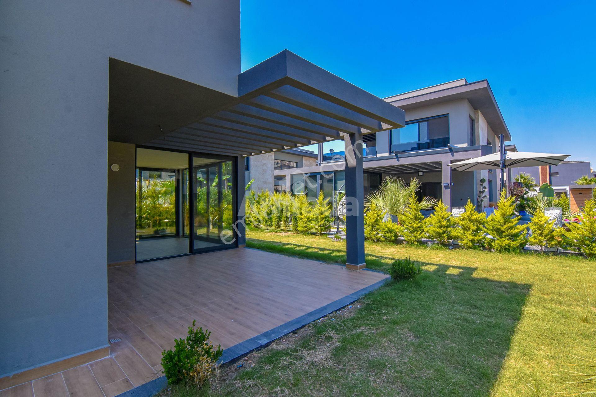 Kuşadası Yavansuda Korupark Konakları Sitesinde 4+1 Sıfır Villa - Görsel 33