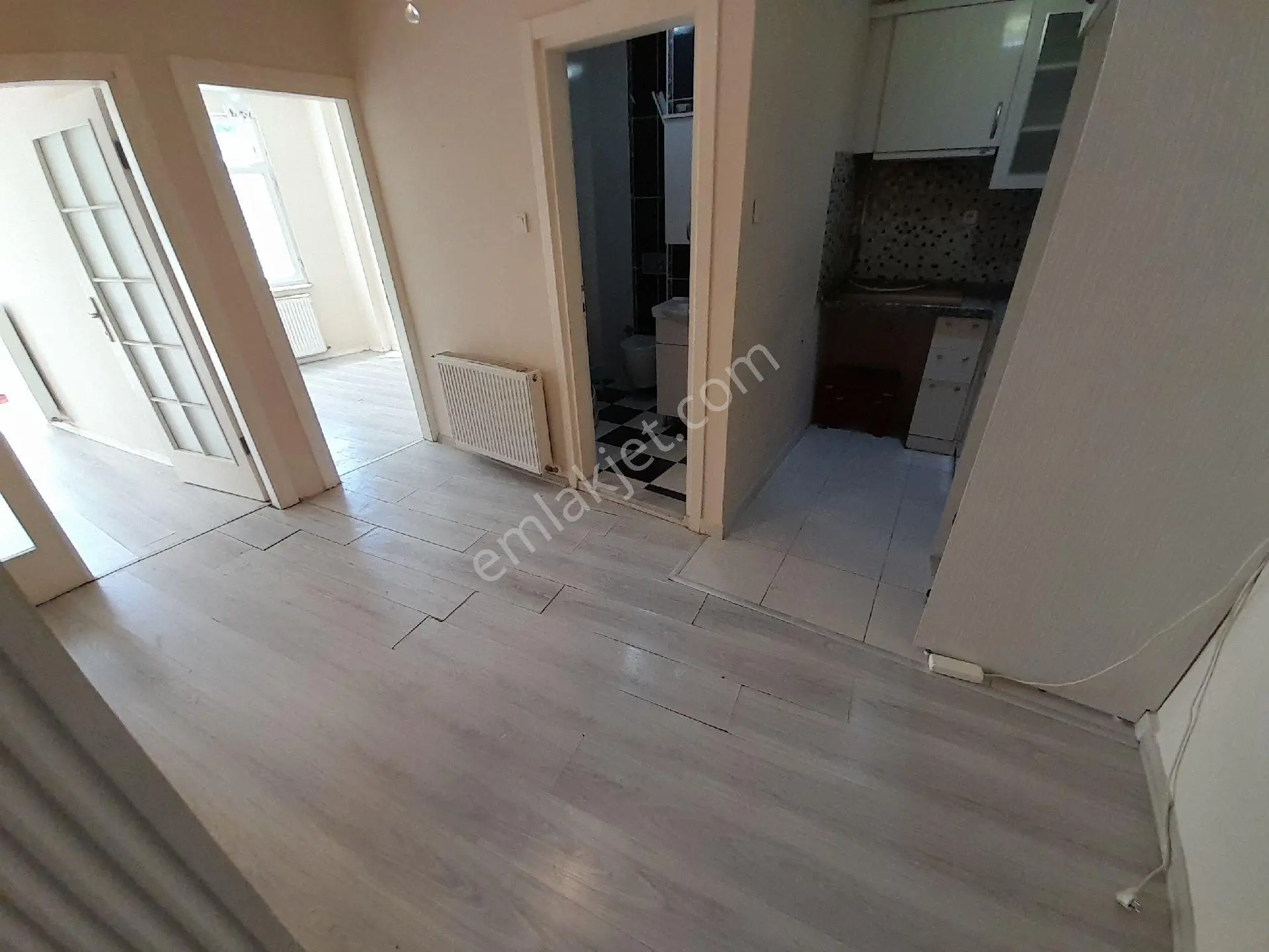 Kocamustafapaşa Saka Sok 1.5+1 Kat 1 Temız Kiralık Daıre