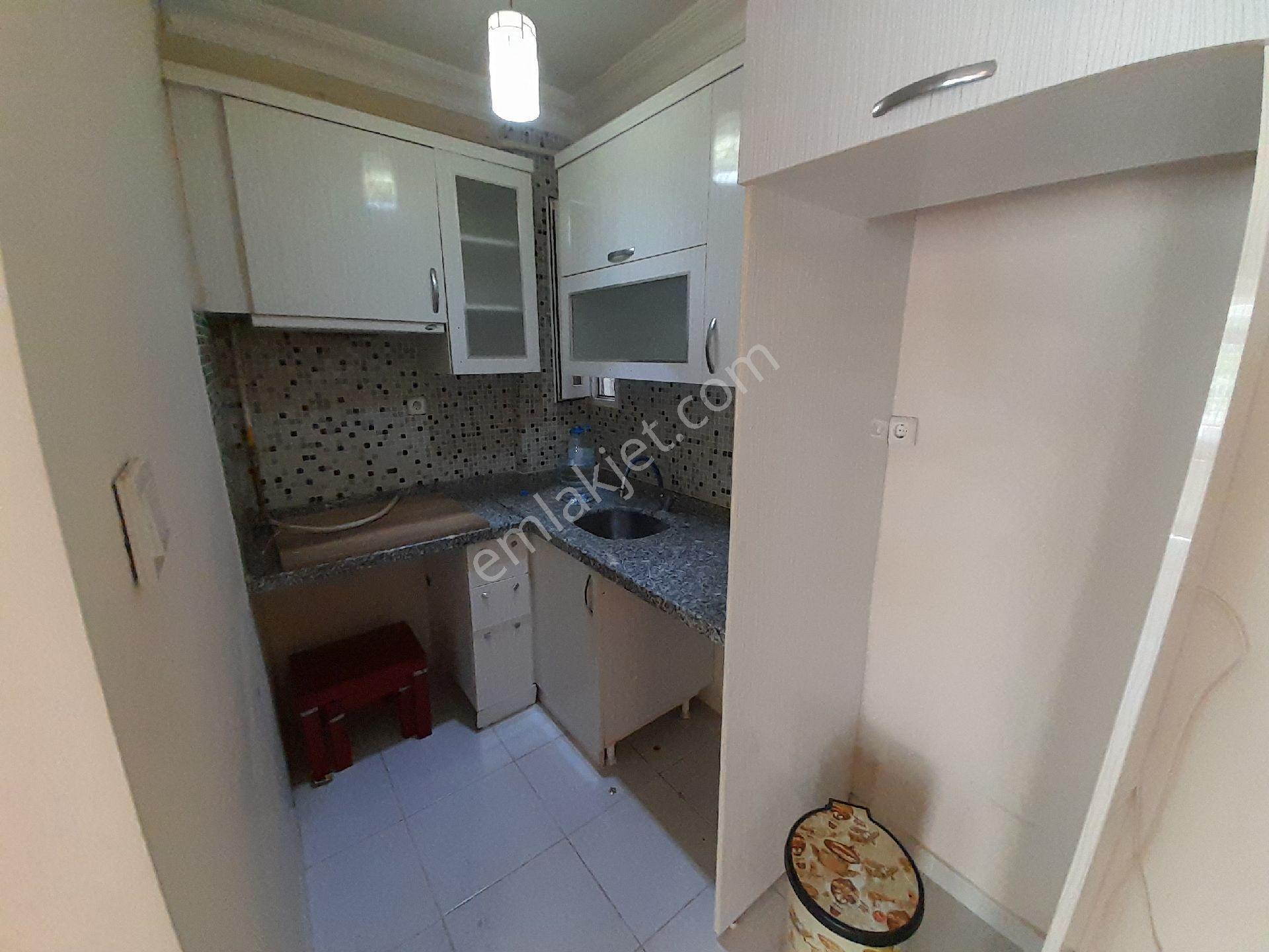 Kocamustafapaşa Saka Sok 1.5+1 Kat 1 Temız Kiralık Daıre - Görsel 18