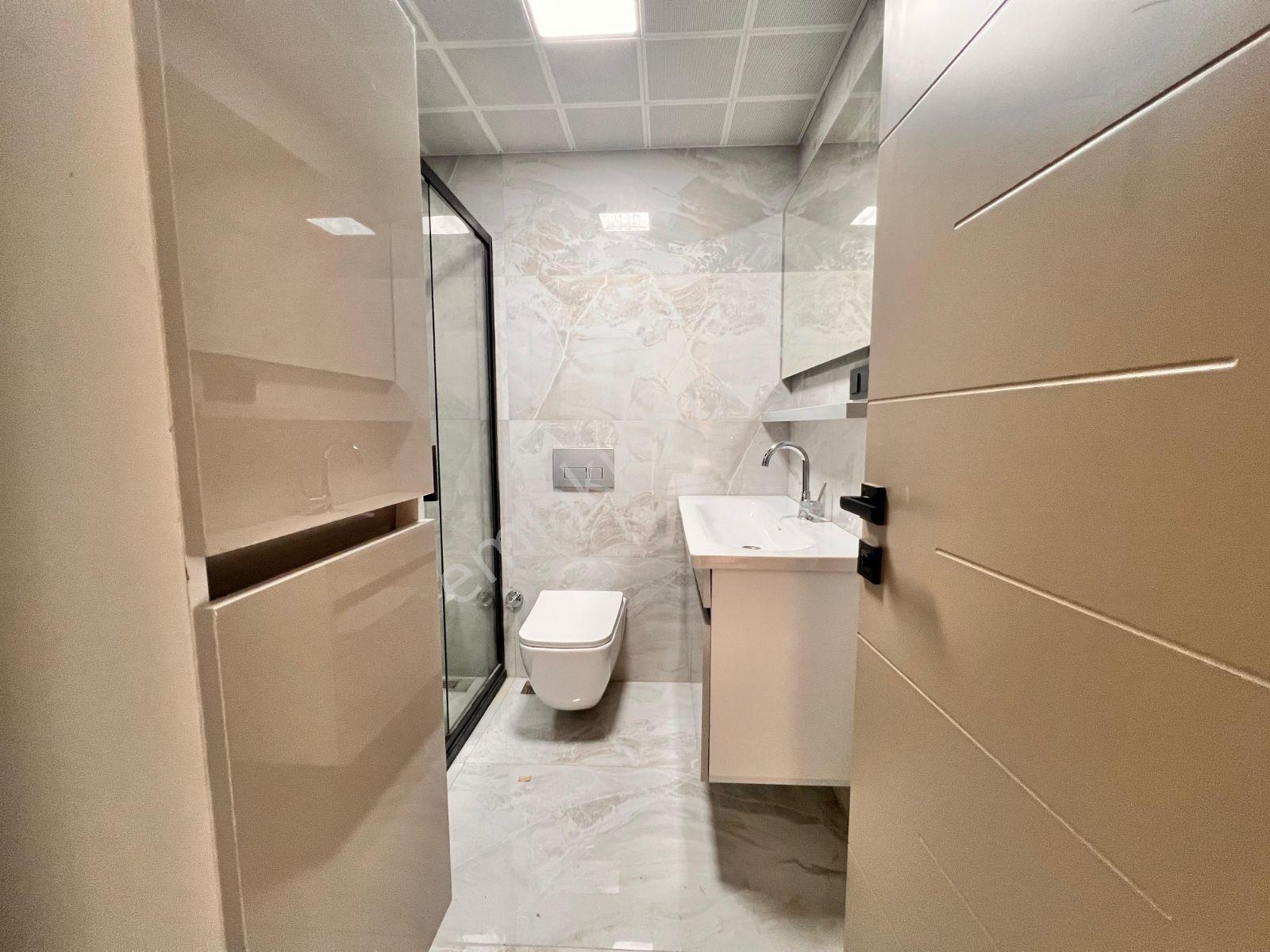 Alaçatı'dan Kiralık 1+1 Bulvara Çok Yakın Lokasyonda - Görsel 35