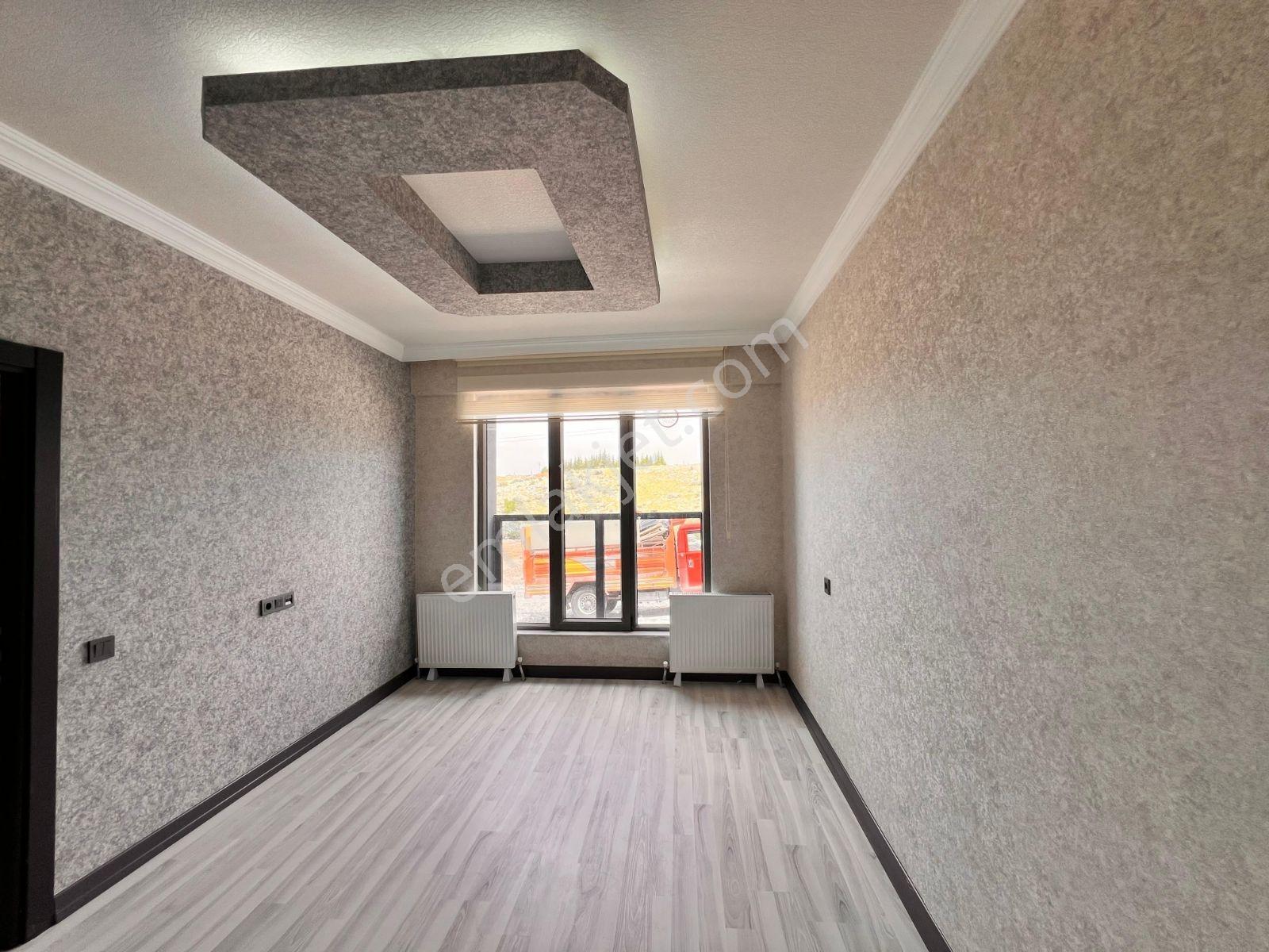 Alaçatı'dan Kiralık 1+1 Bulvara Çok Yakın Lokasyonda - Görsel 4