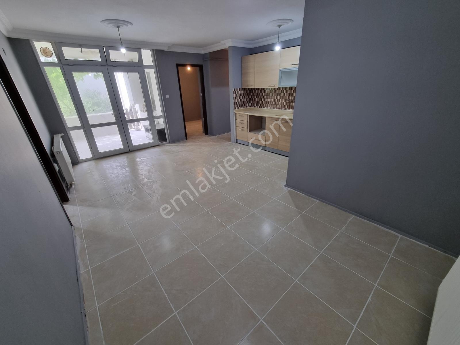 Yalı Mah.de Denize Sıfır Konumda Bahçe Kullanımlı 2+1 Daire - Görsel 4