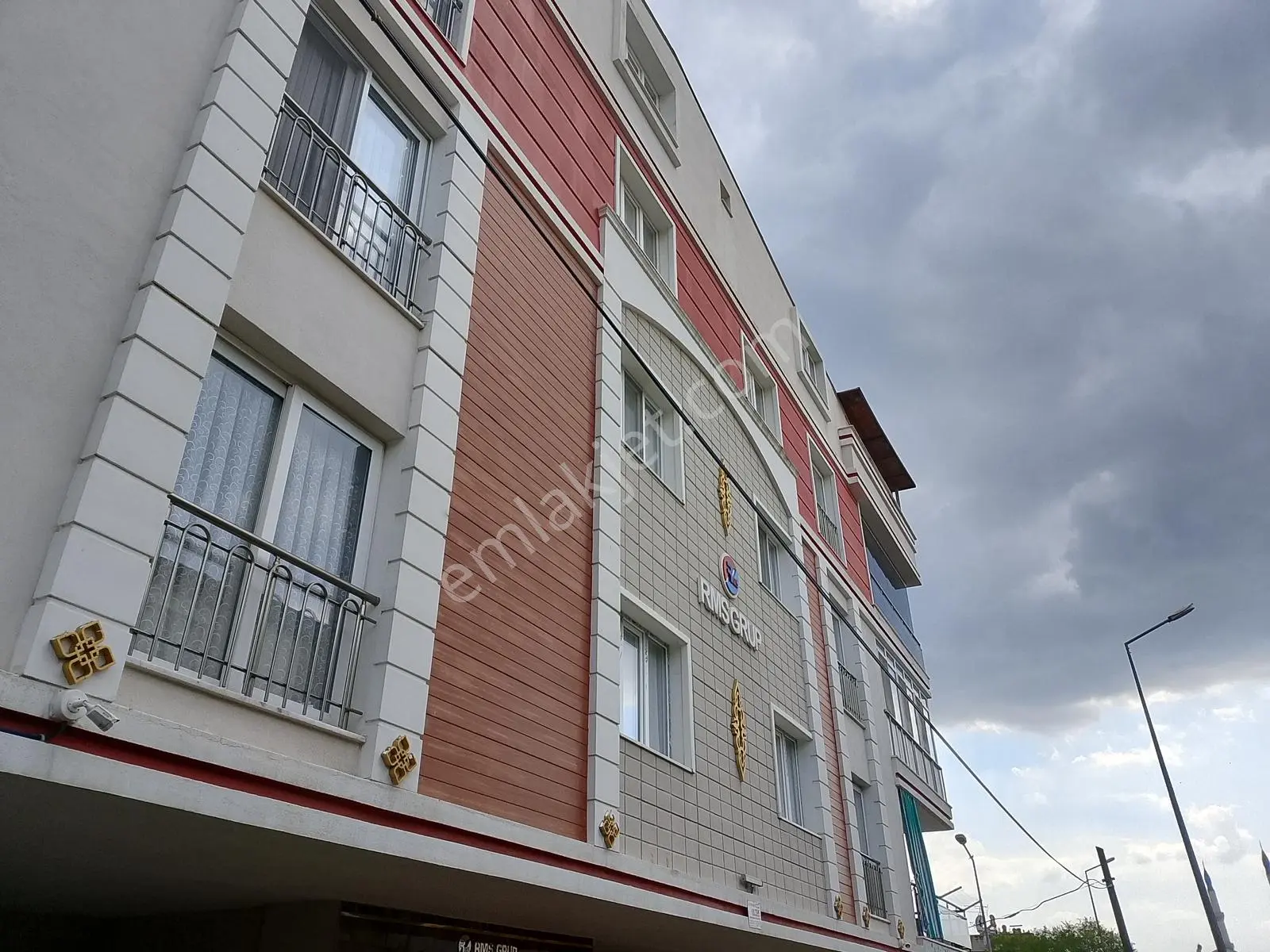 Kemer Mh.de Sosyal Bilimler Lisesi Yanında 2+1 Kiralık - Görsel 2