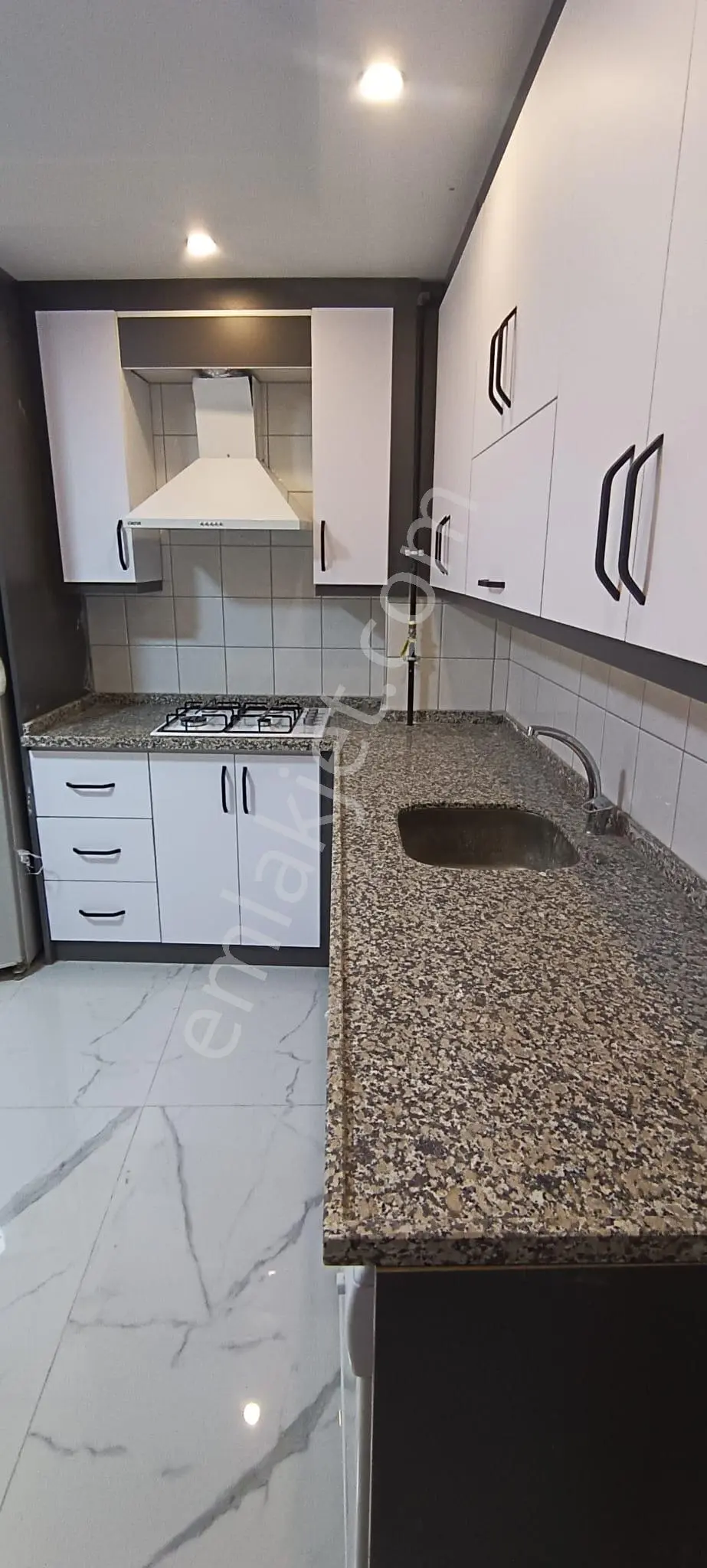 Ender Uysal Gayrimenkulden Yunusemre De Kiralık 1+1 Klimalı Apart... - Görsel 4