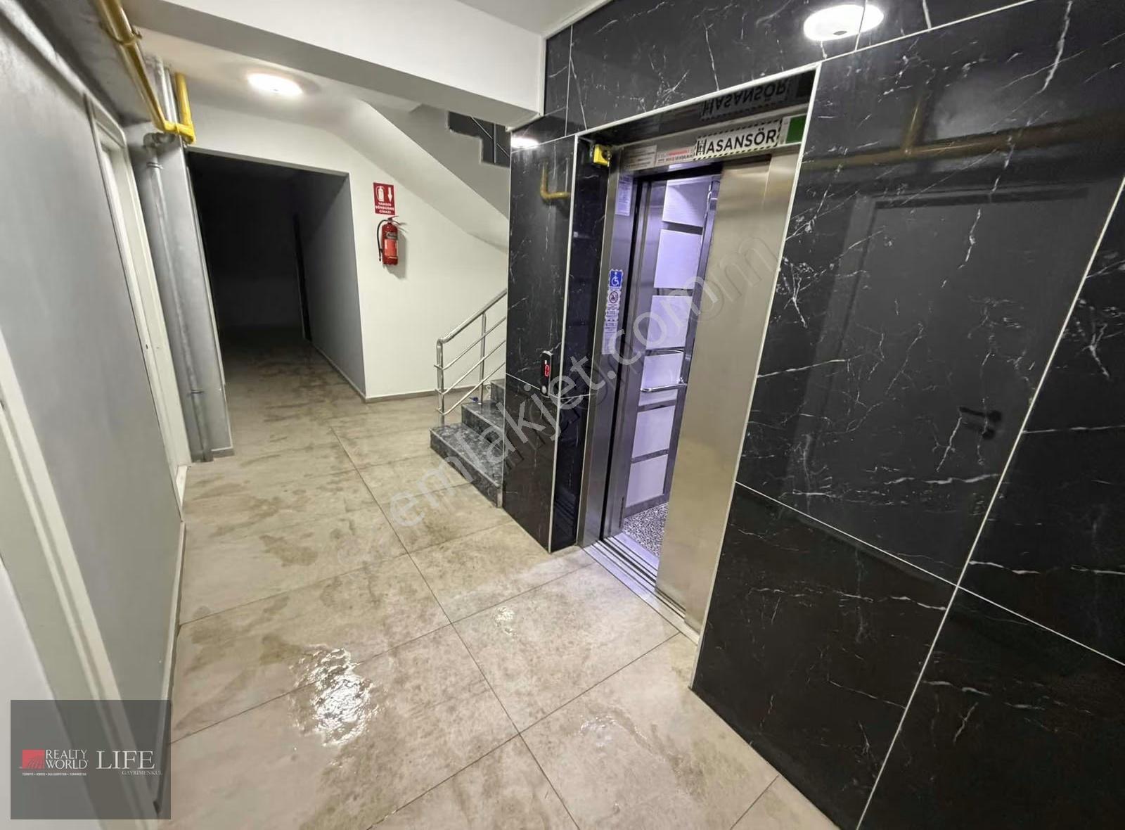 Rw Lıfe // Çamlıca Mah. Bakımlı Özel Garajlı 3+1 Kiralık Daire - Görsel 19
