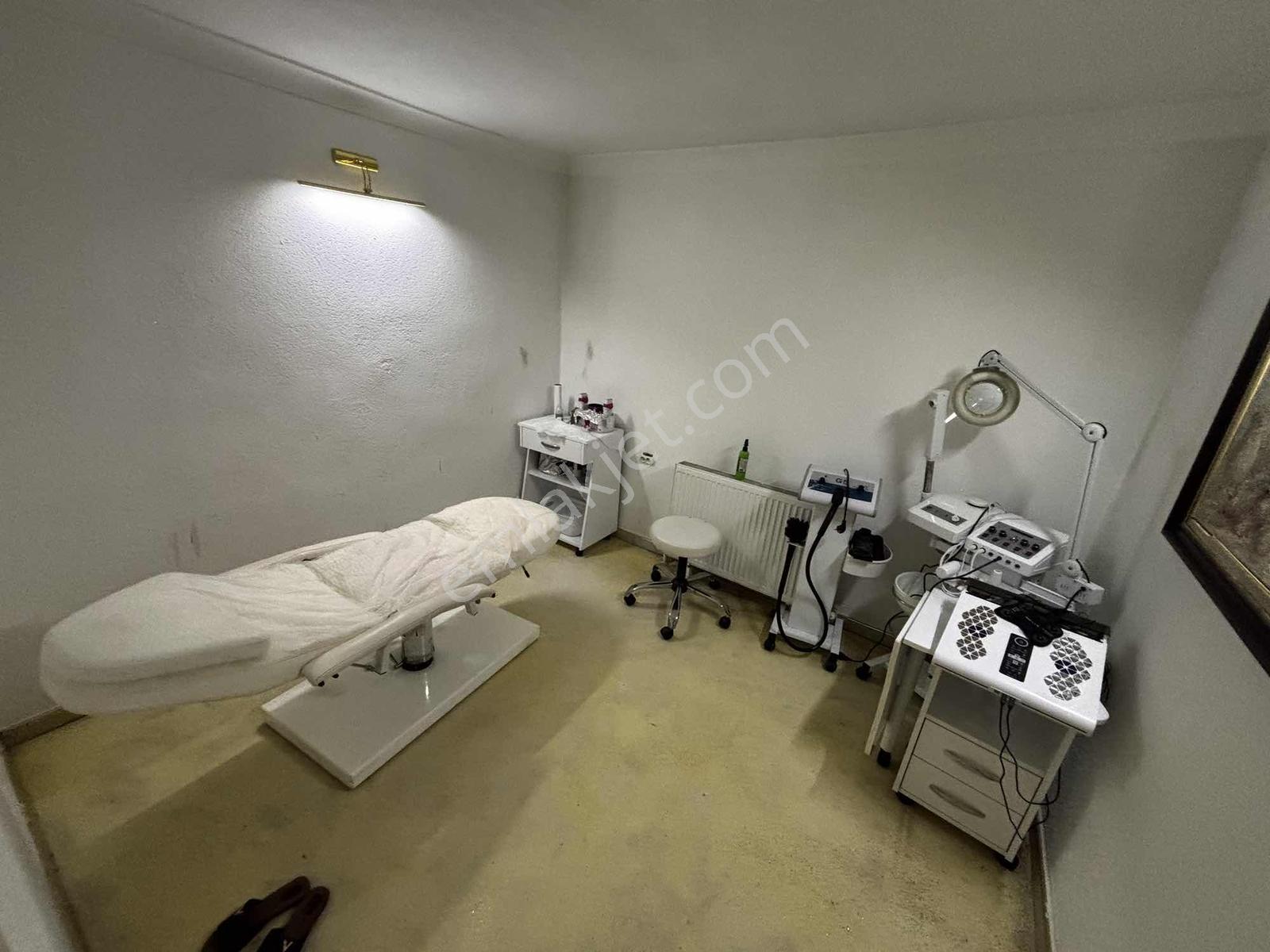 Sincan'da Hazır Kurulu Devren Bayan Kuaförü Ve Güzellik Salonu - Görsel 14