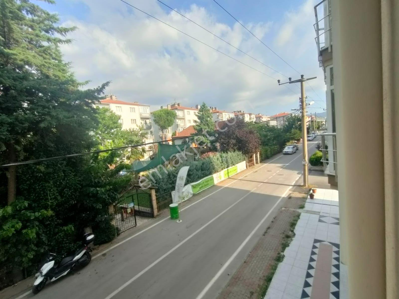 Yalova, Çiftlikköy, Sahil Mah. Çift Balkonlu, Kiralık Geniş Daire - Görsel 35