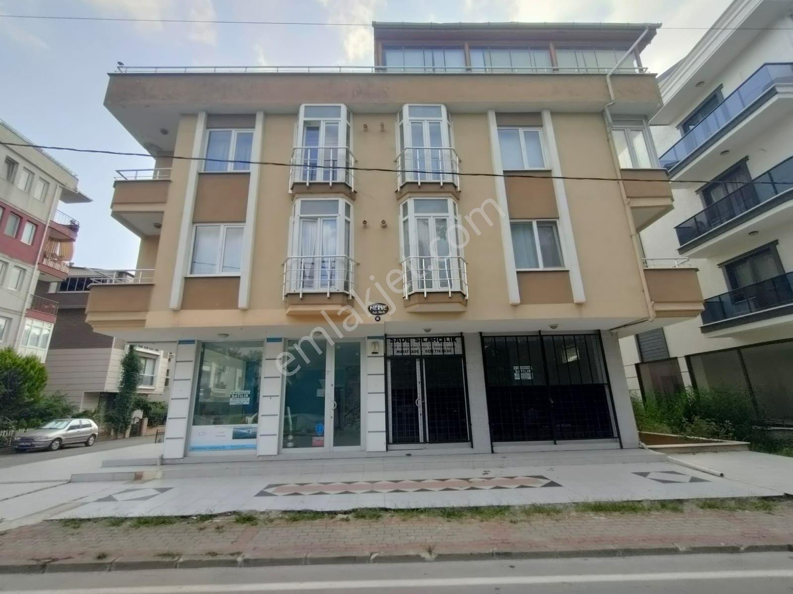 Yalova, Çiftlikköy, Sahil Mah. Çift Balkonlu, Kiralık Geniş Daire