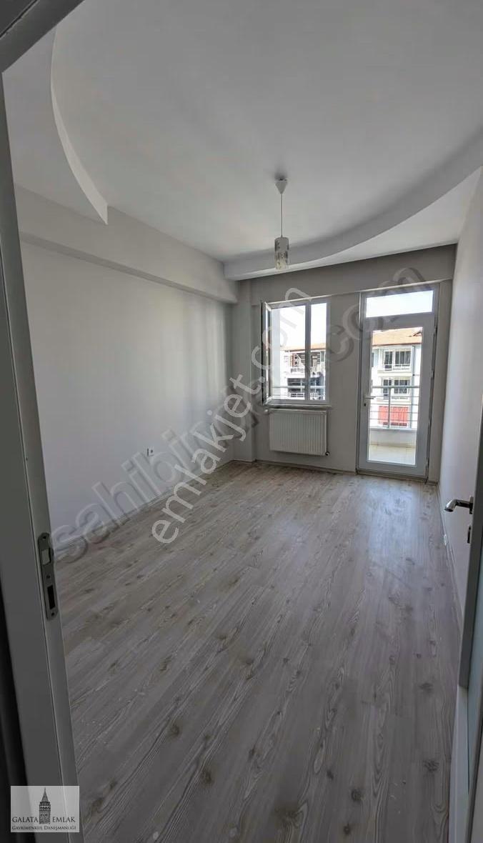 Yüzüncü Park Yani Kiralık Site İçi Daire - Görsel 3