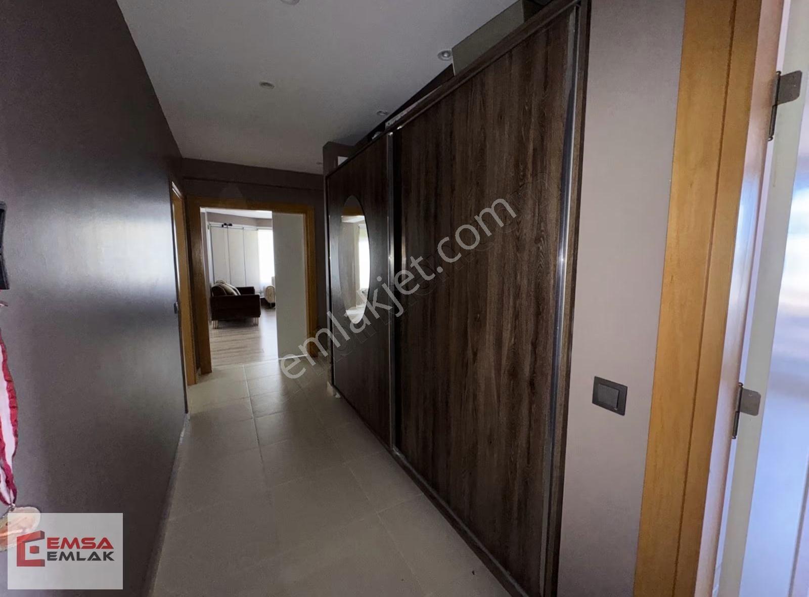Merkezi Konumda Denize Yakın Havuzlu Sitede 2+1 Genis Lüks Daire - Görsel 4